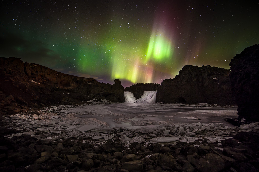 Hjálparfoss Aurora #1.jpg