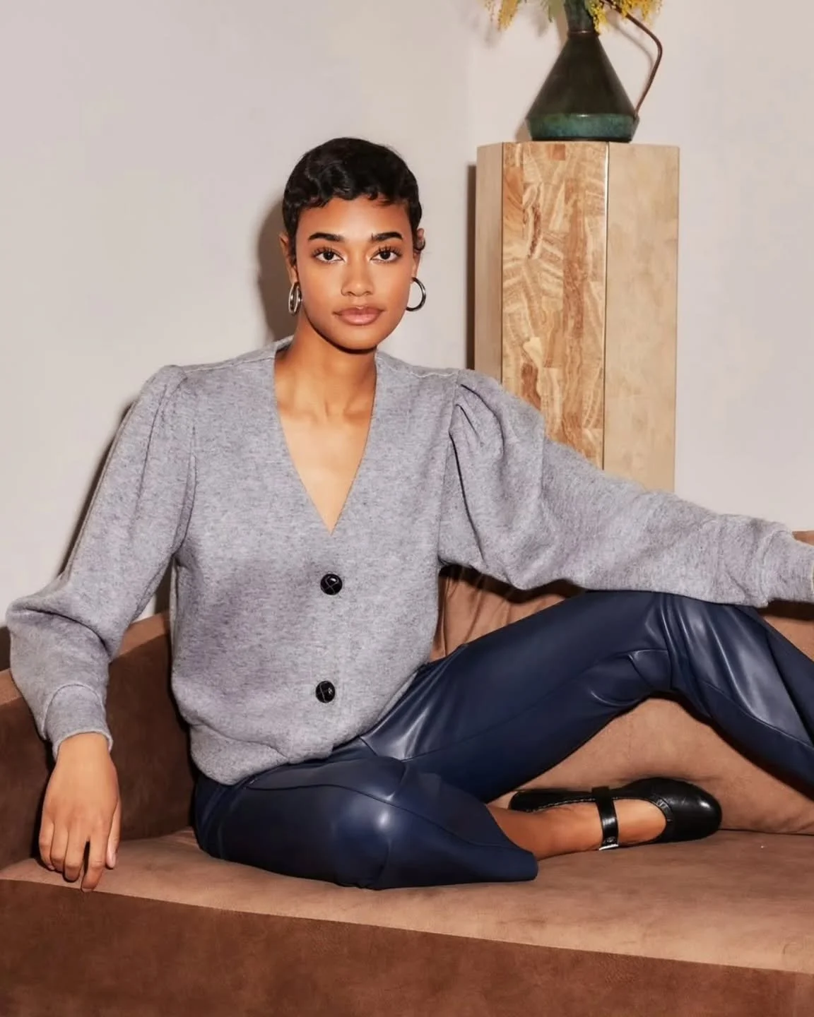 #RozSays the Madeline Cardigan from Fifteen Twenty is the super soft piece you've been looking for this season. 
Pleated Shoulders + Leather Buttons = Perfect Details! 

#seeyouatcoco #cocoanexperience
#206bellevueave #uppermontclairnj #montclairnj #