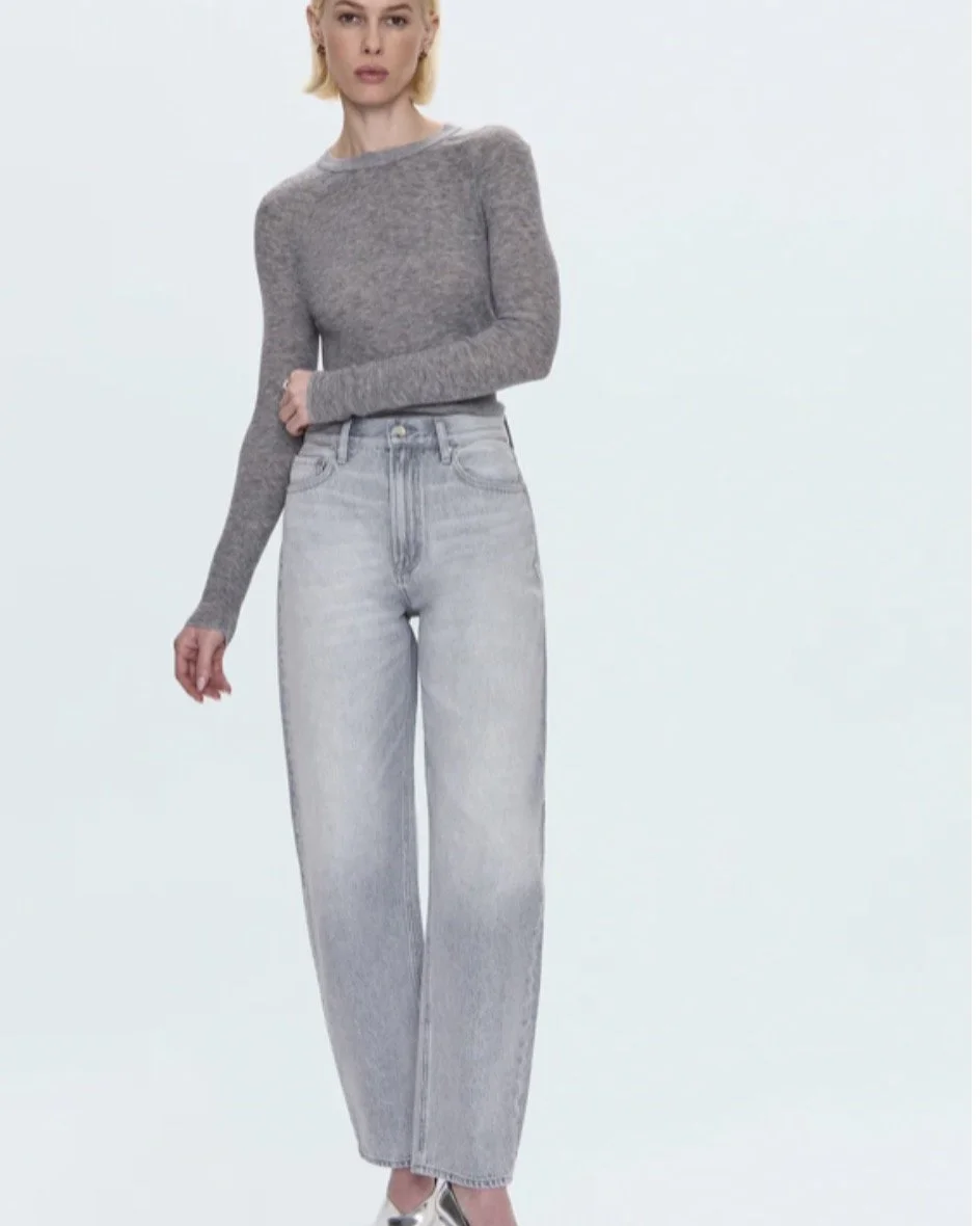 #RozSays this combo from Pistola is simple perfection - the Juno Feather Weight Sweater in Heather Charcoal and the Wes High Rose Barrel Jeans in Enigma. 

#seeyouatcoco #cocoanexperience
#206bellevueave #uppermontclairnj #peace #love #fashion