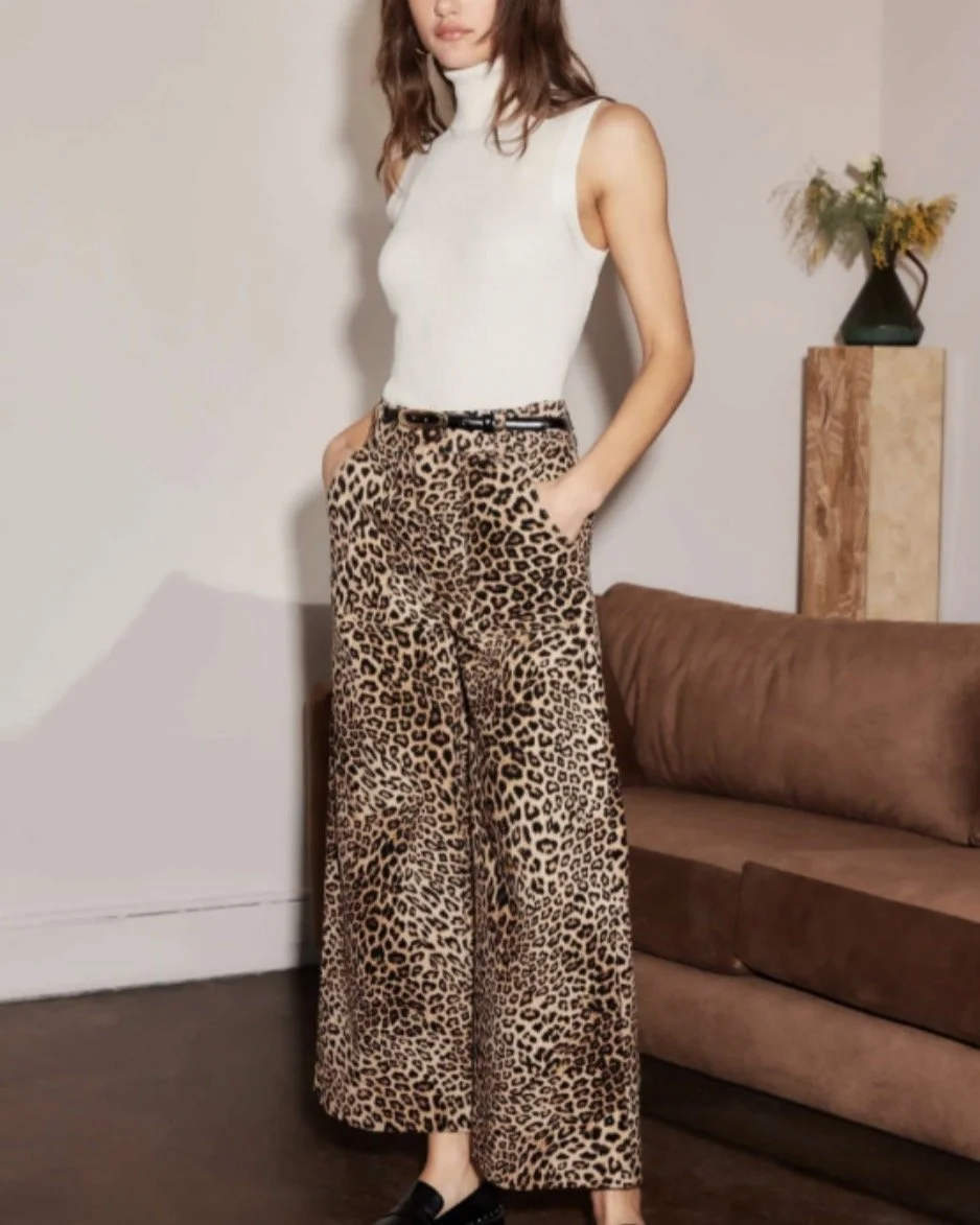 #RozSays MEOW! The FIFTEEN TWENTY Rylee Cropped Pant in a fabulous leopard pattern is crafted from a stretch corduroy that soft and easy to wear. Ferocious!

#seeyouatcoco #cocoanexperience
#206bellevueave #uppermontclairnj #peace #love #fashion