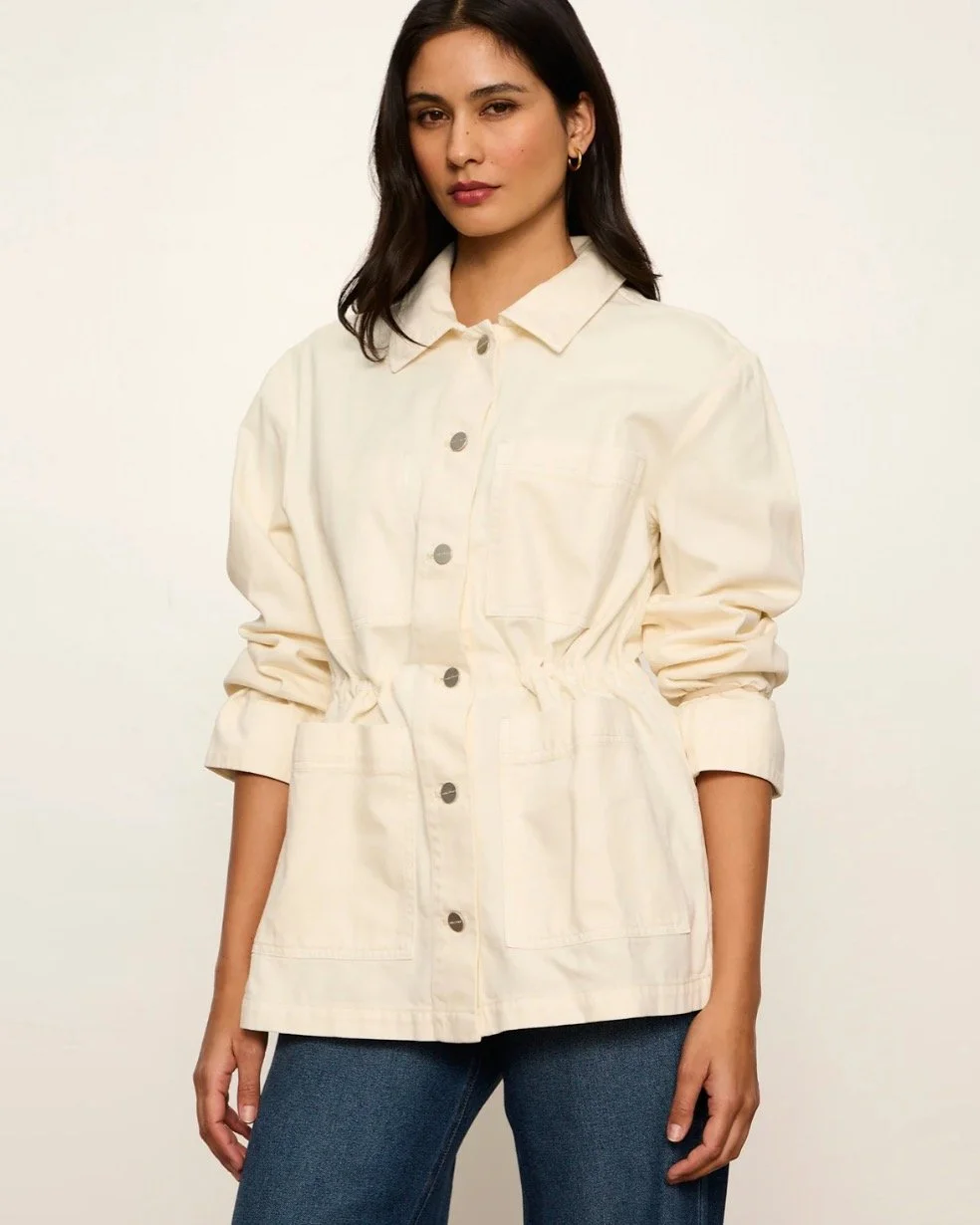 #RozSays FINALLY - the snow is melting and the jackets will be getting lighter! 
It's all in the details with this 100% cotton number - patch pockets, drawcord waist and your go-to for warmer days. 
Now at the shop!

#seeyouatcoco #cocoanexperience #