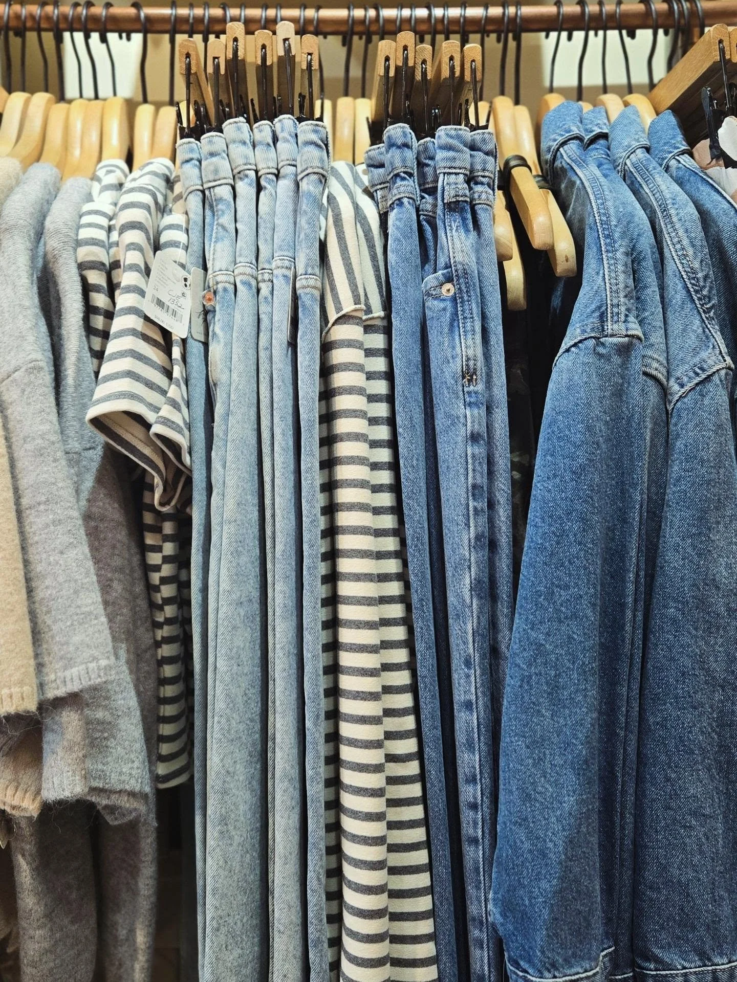 #RozSays there is so much Spring goodness in the shop! Plus great DENIM at 20% off through April 4th!

#seeyouatcoco #cocoanexperience #206bellevueavenue #uppermontclairnj montclairnj peace love fashion