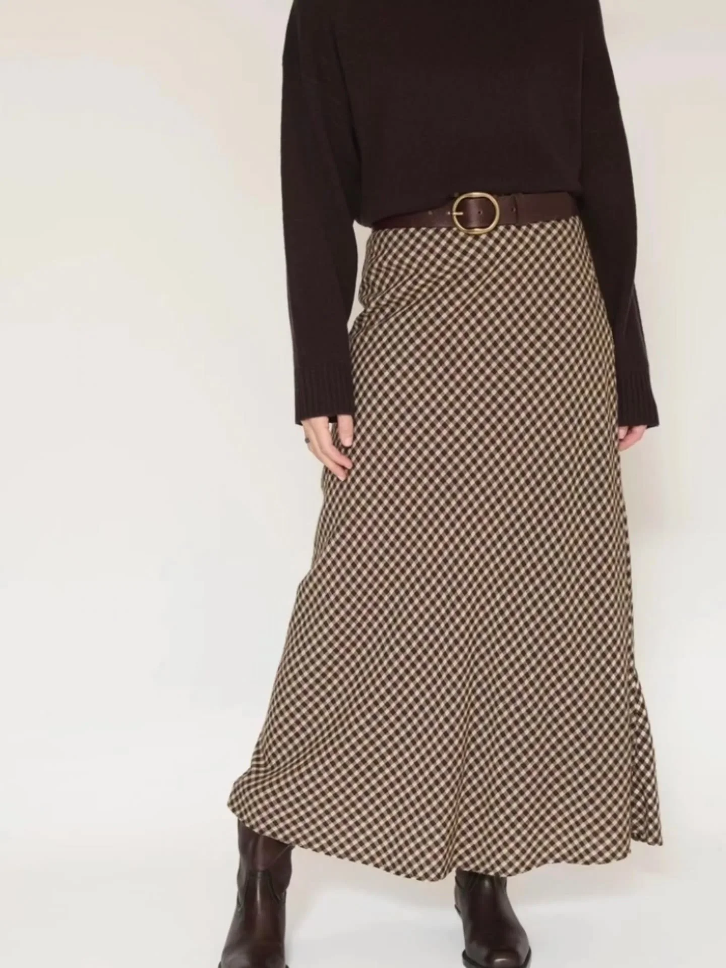 #RozSays here's another fab piece from @mktstudio - the Jolio skirt in the perfect checks for Fall. 

Still unpacking more fabulousness. Stay tuned ... 

#seeyouatcoco #cocoanexperience #206bellevueavenue #uppermontclairnj montclairnj peace love fash