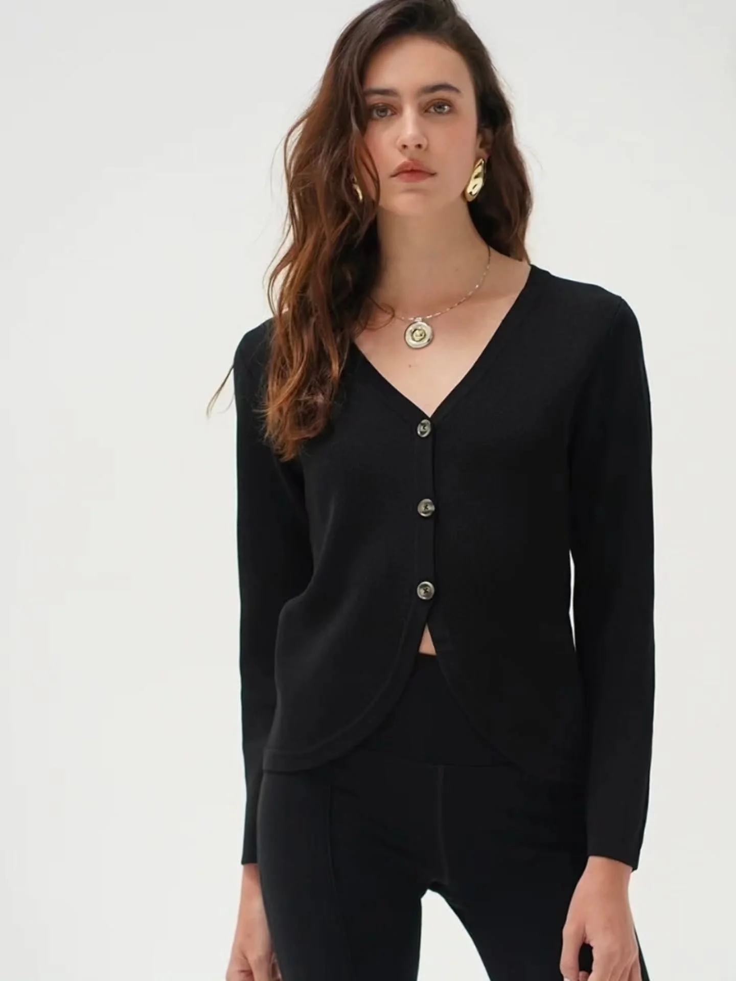 #RozSays there is always room in the wardrobe for a basic black cardigan sweater. 

The Atlas from @lnaclothing is a semi fitted button cardigan with an hourglass shape. Flattering + Fun! 

#seeyouatcoco #cocoanexperience #206bellevueavenue #uppermon