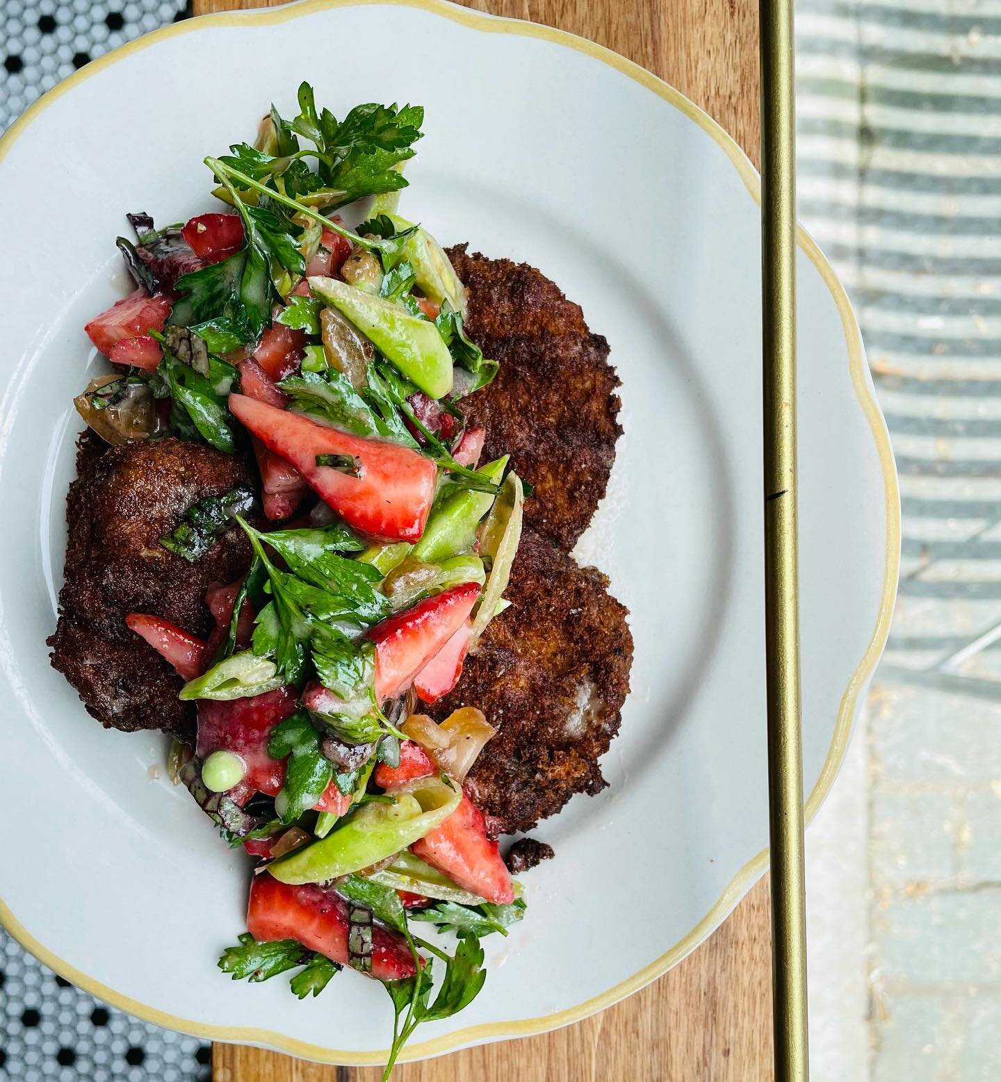 @bearcreekfarm pork scallopini with snap peas, strawberries and tawny ros&eacute; vinegar