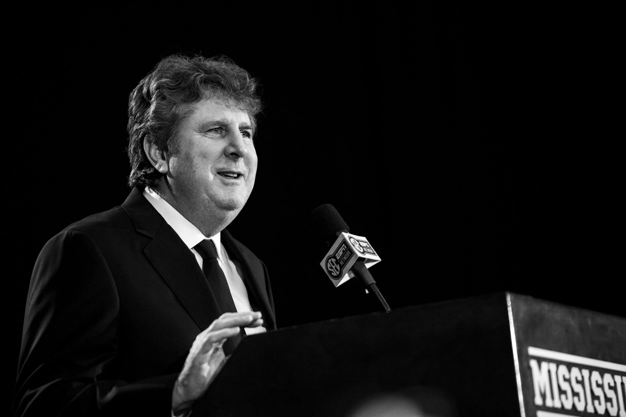 Mike_Leach_Press_Conference_20200110_L5K6235.jpg