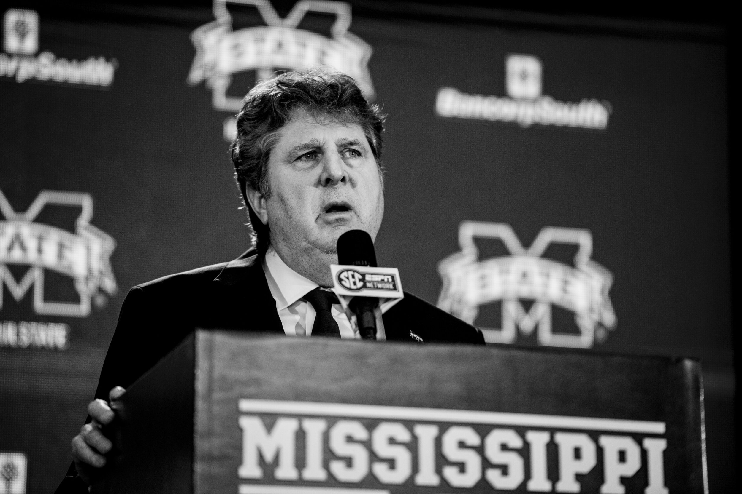 Mike_Leach_Press_Conference_20200110_L5K6199.jpg