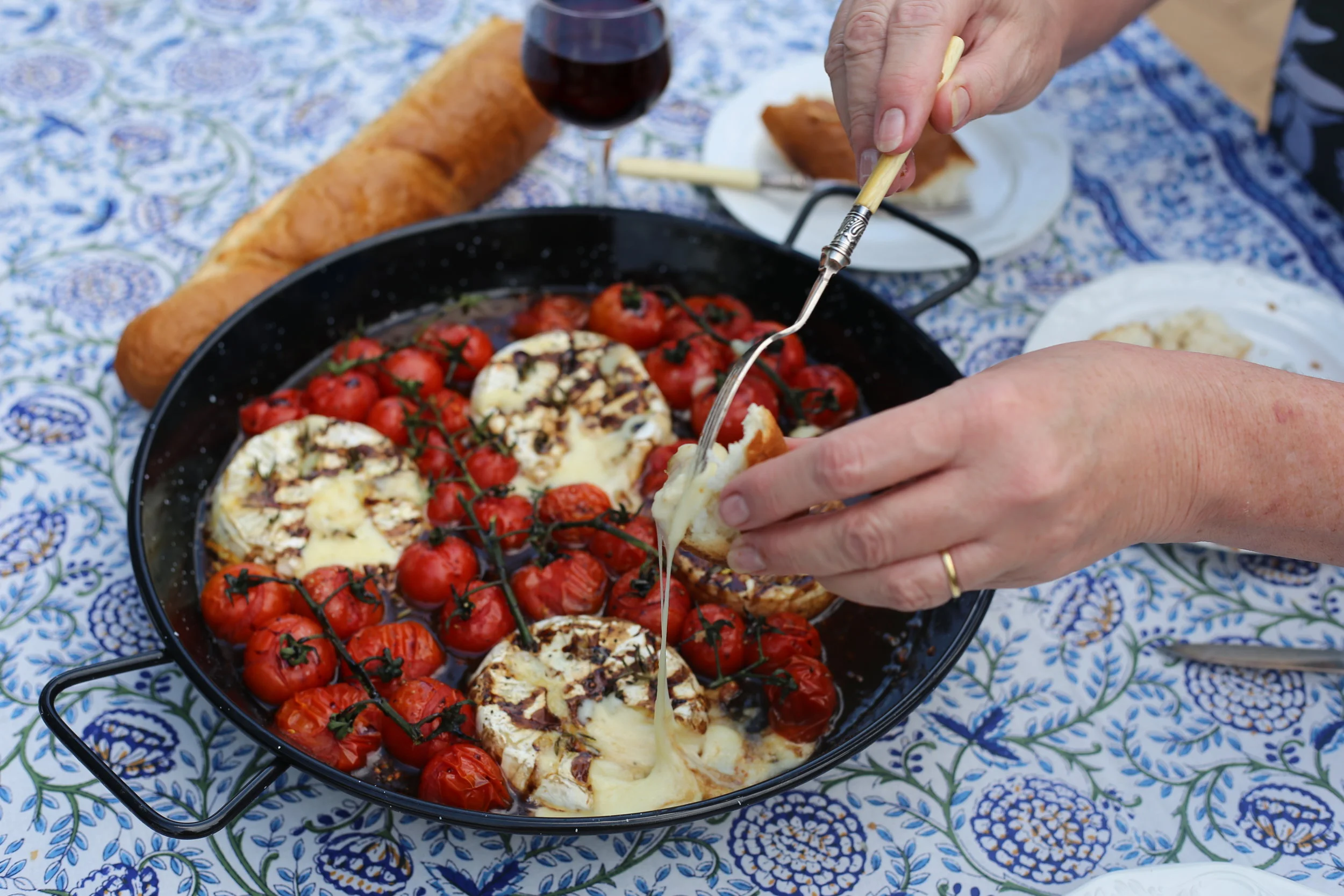 Camembert and roasted tomato tear-n-share 