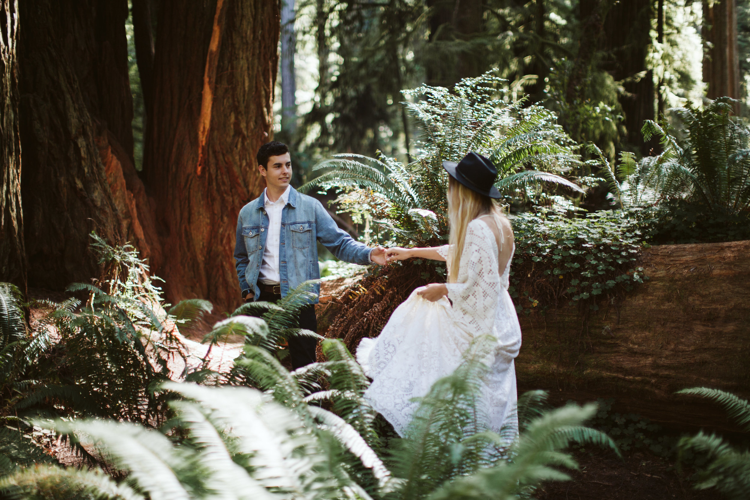 Redwoods_Elopement_Engagement_PNW_SouthernOregon_NorthernCalifornia_ (4 of 42).jpg