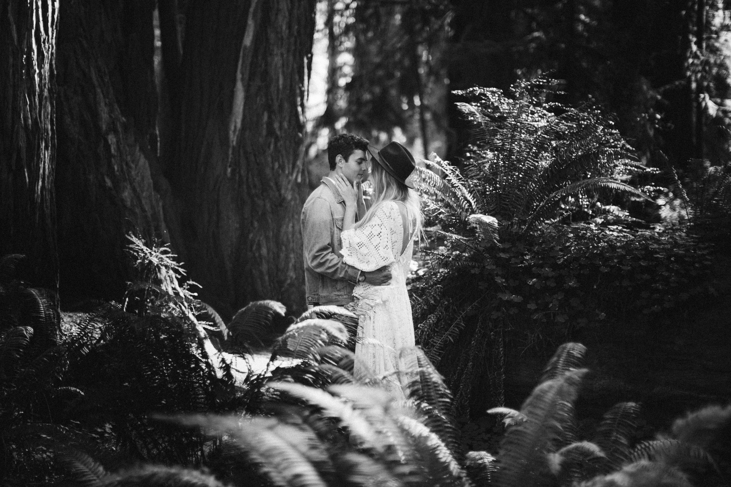 Redwoods_Elopement_Engagement_PNW_SouthernOregon_NorthernCalifornia_ (7 of 42).jpg