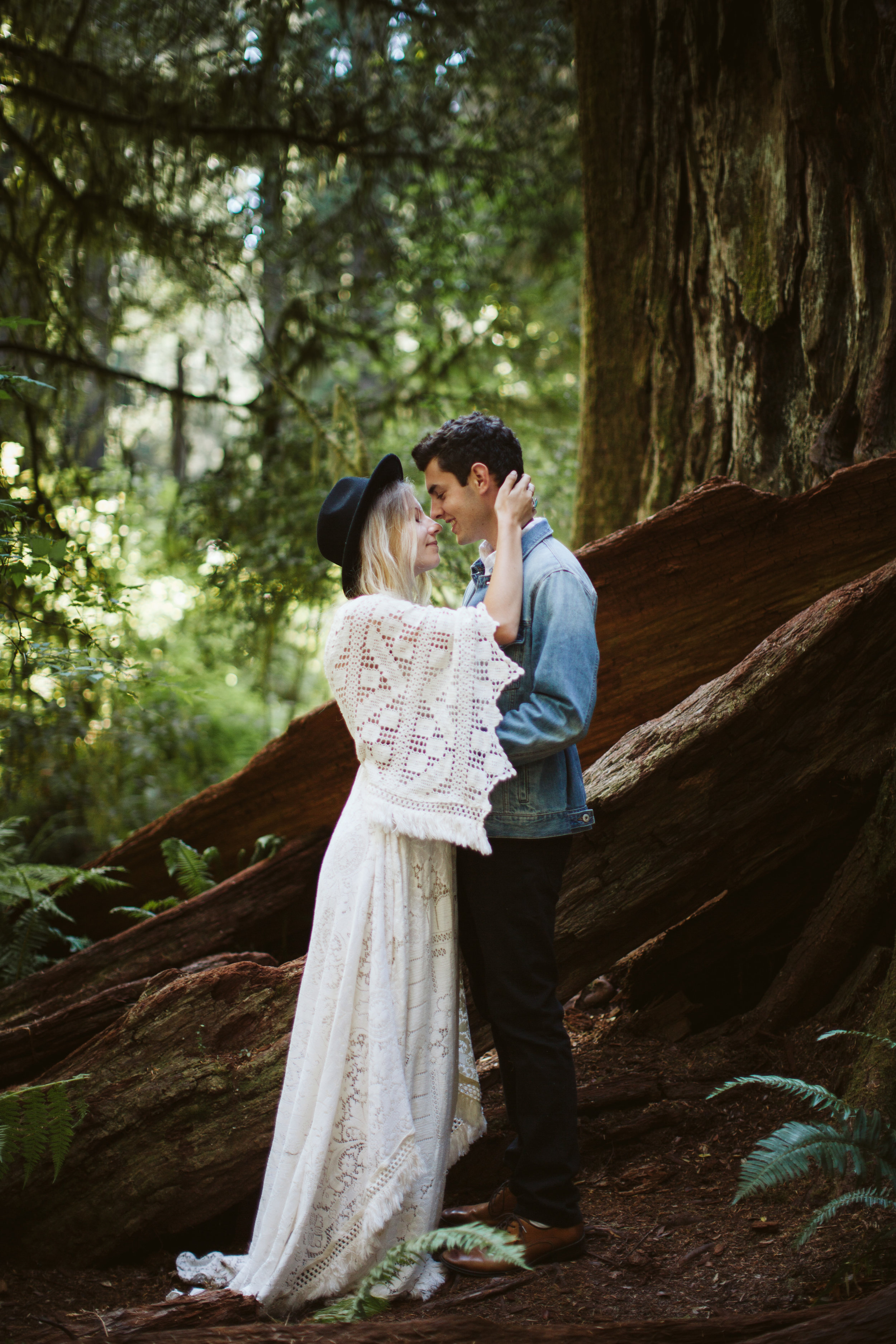 Redwoods_Elopement_Engagement_PNW_SouthernOregon_NorthernCalifornia_ (9 of 42).jpg