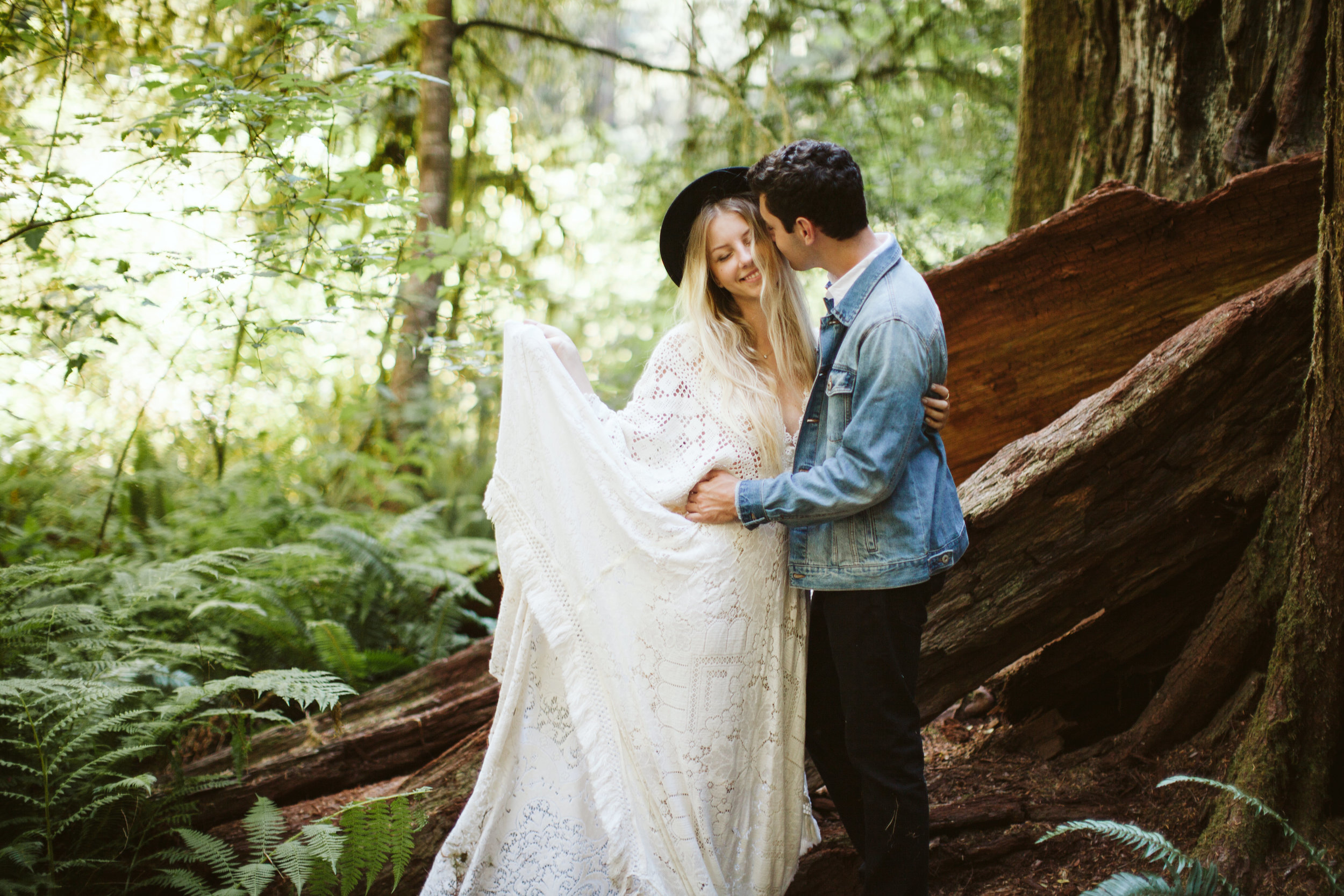 Redwoods_Elopement_Engagement_PNW_SouthernOregon_NorthernCalifornia_ (11 of 42).jpg