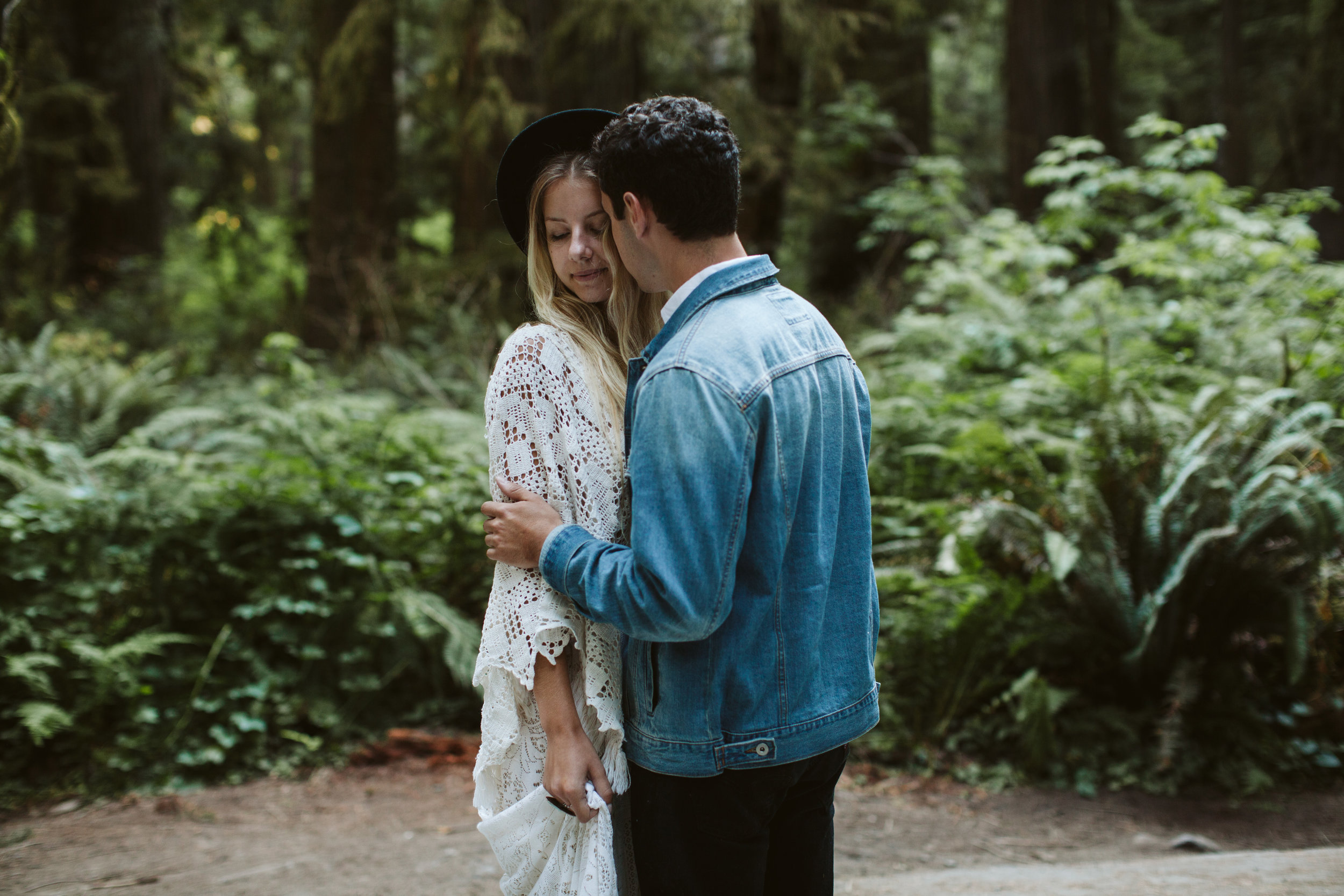 Redwoods_Elopement_Engagement_PNW_SouthernOregon_NorthernCalifornia_ (37 of 42).jpg