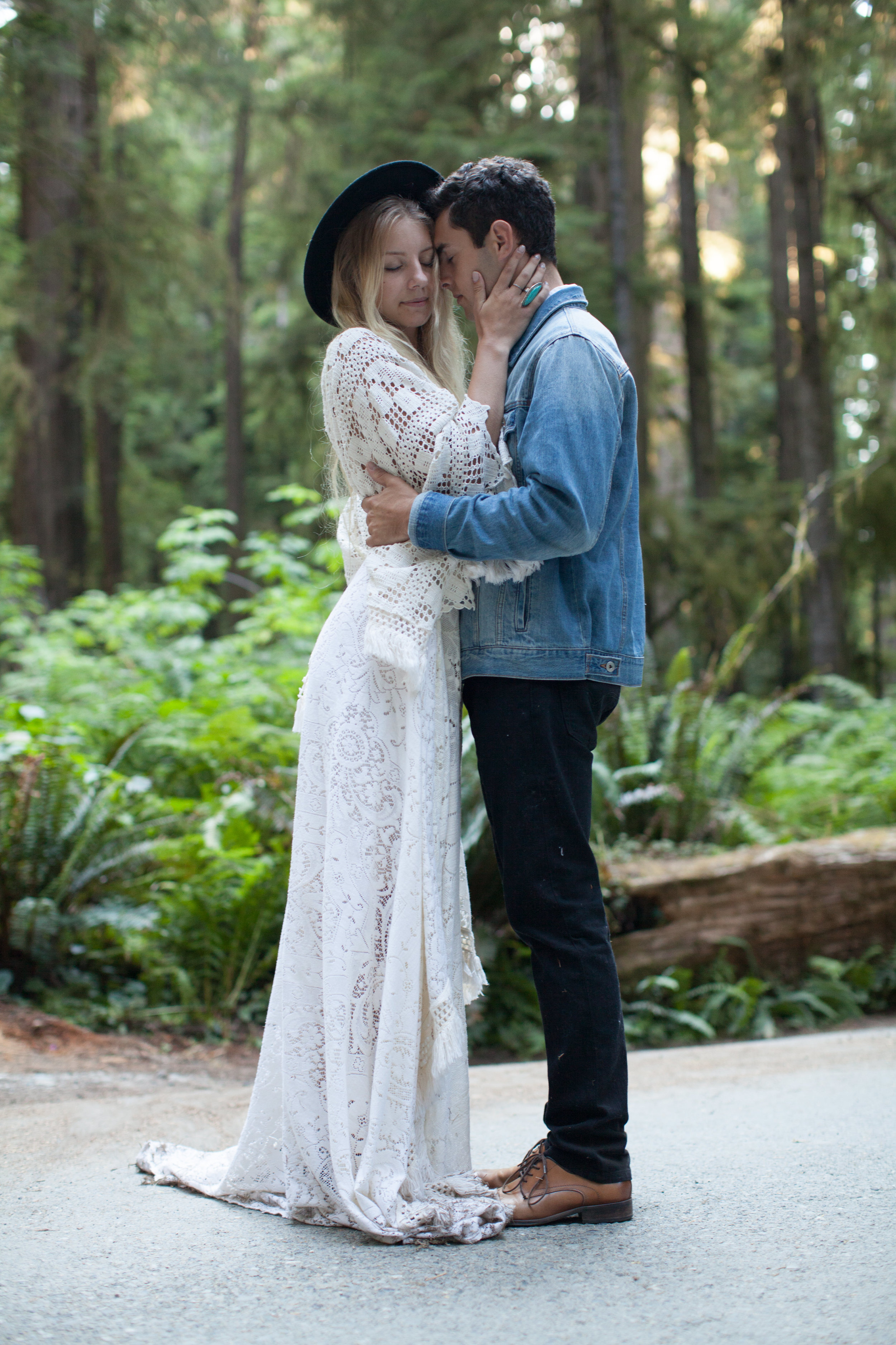 Redwoods_Elopement_Engagement_PNW_SouthernOregon_NorthernCalifornia_ (38 of 42).jpg