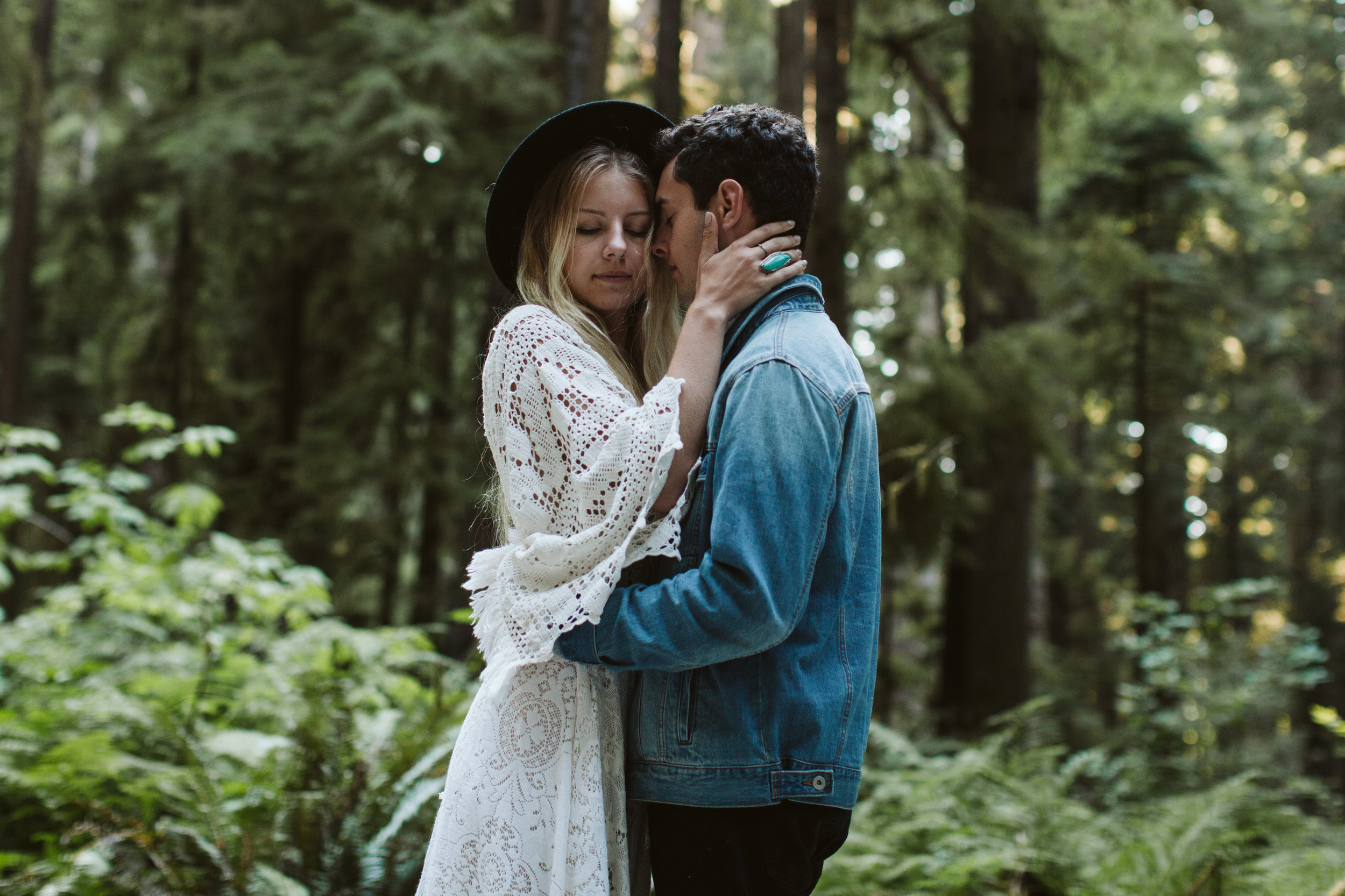 Redwoods_Elopement_Engagement_PNW_SouthernOregon_NorthernCalifornia_ (39 of 42).jpg