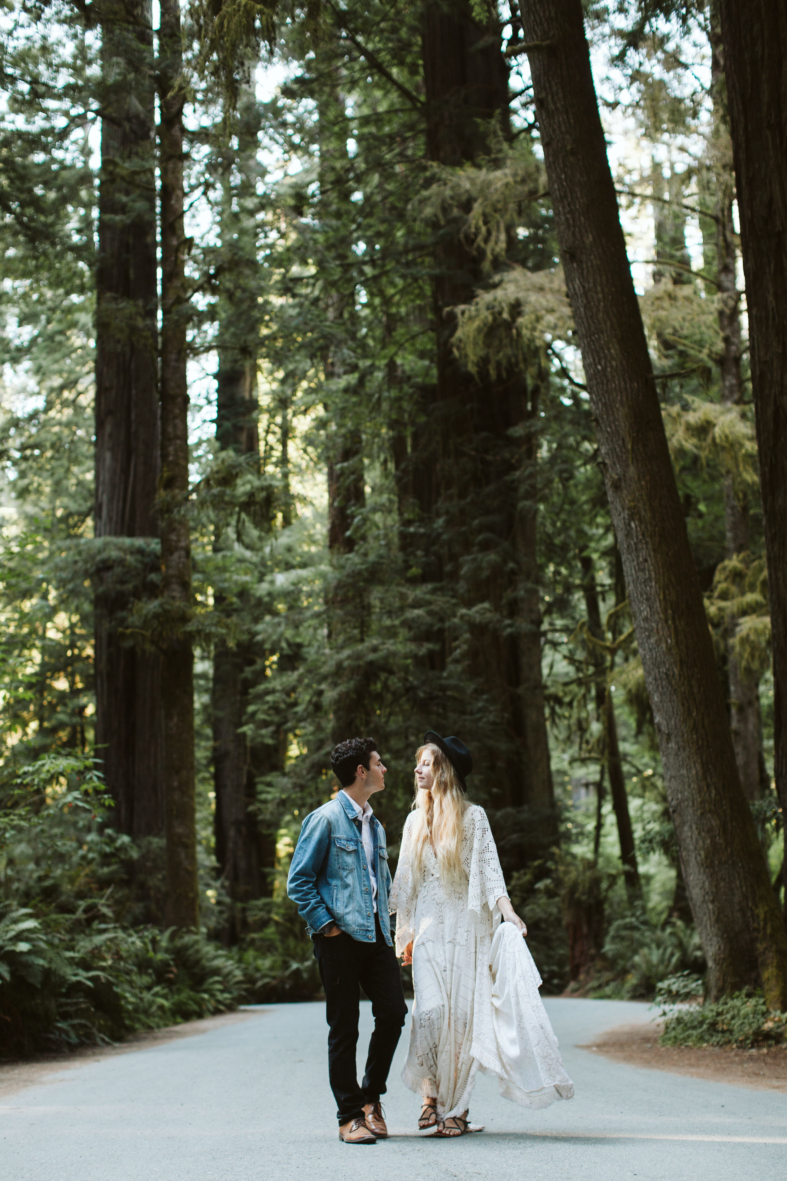 Redwoods_Elopement_Engagement_PNW_SouthernOregon_NorthernCalifornia_ (41 of 42).jpg
