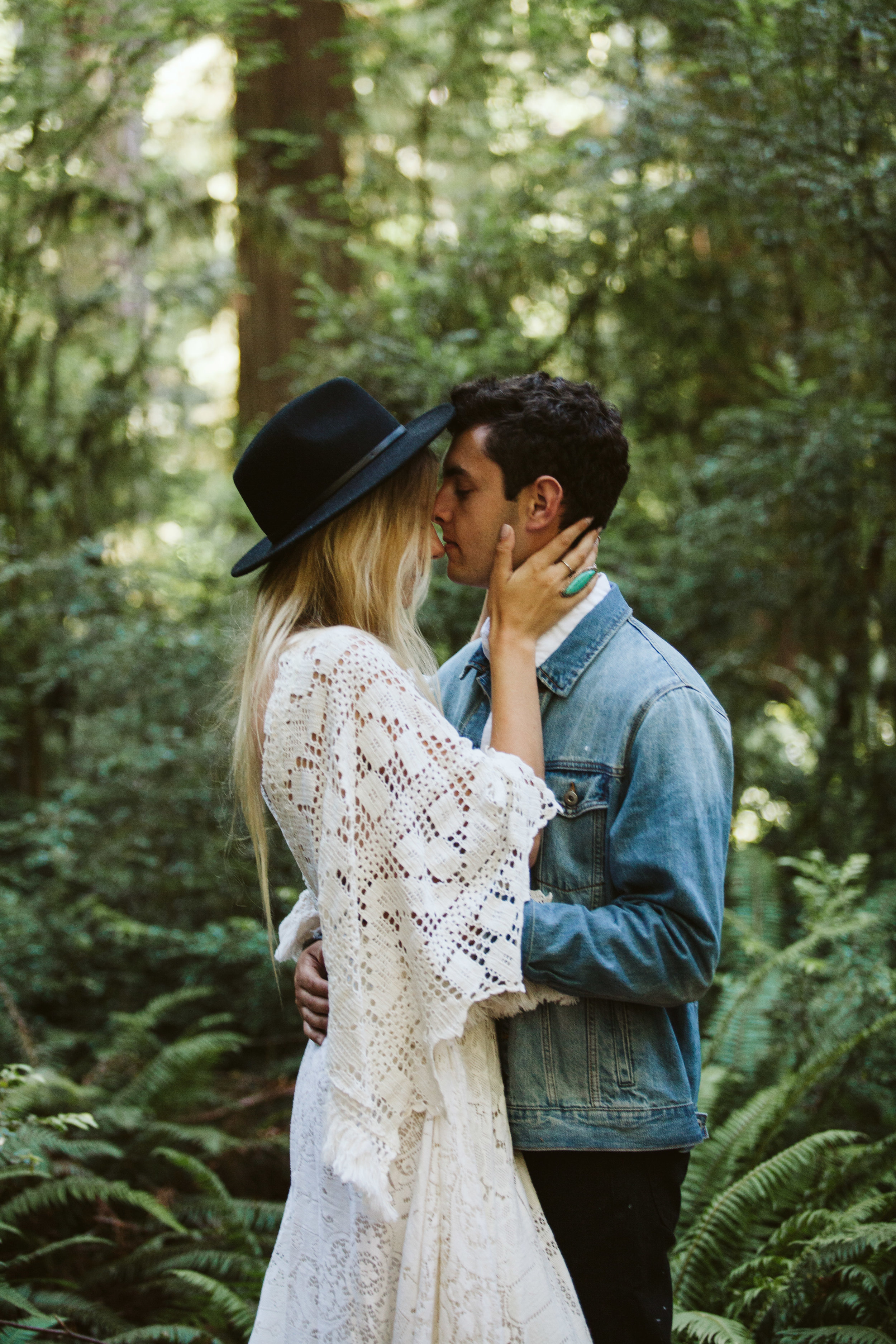 Redwoods_Elopement_Engagement_PNW_SouthernOregon_NorthernCalifornia_ (29 of 42).jpg
