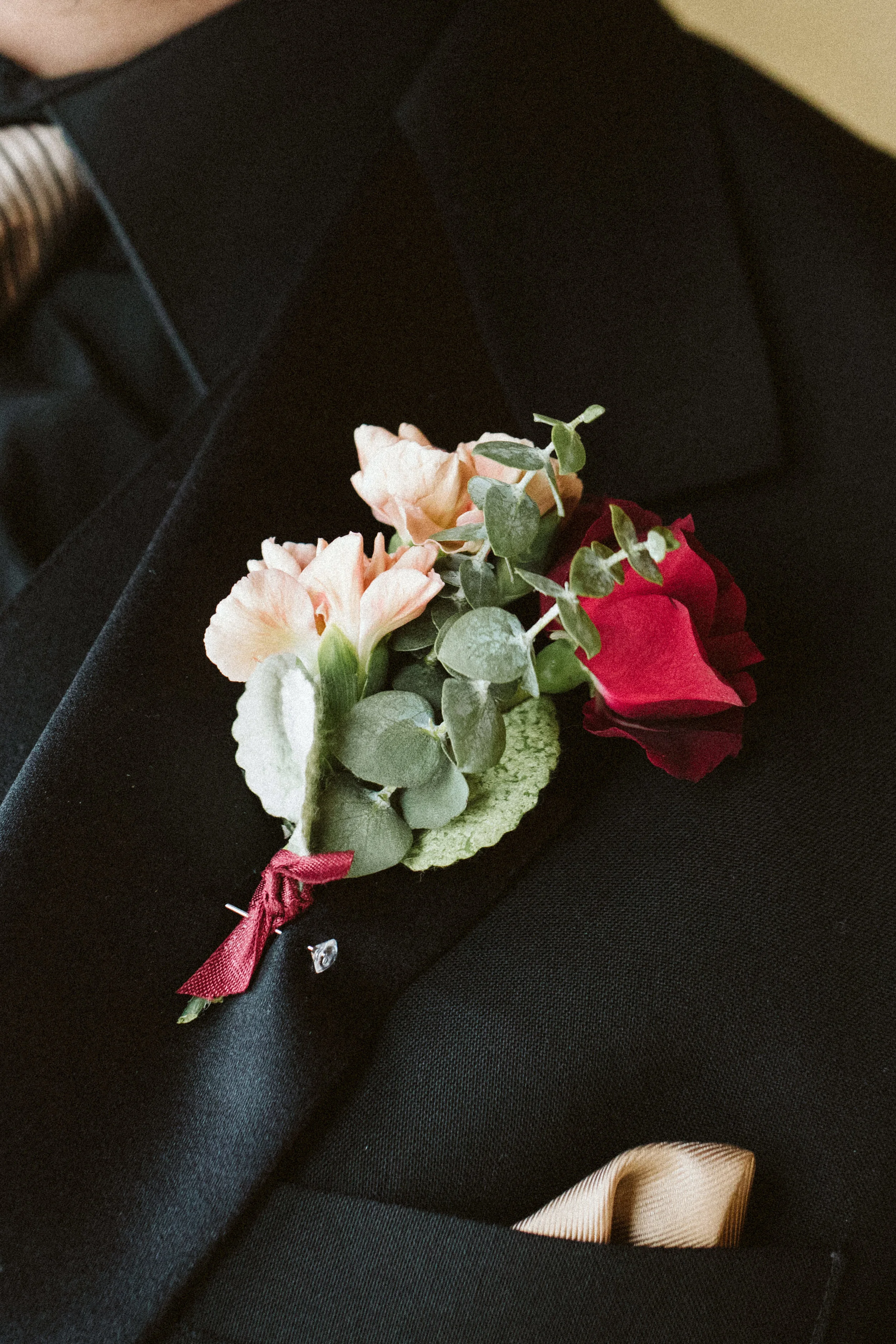 Boutonnière detail | Southern Oregon photographer