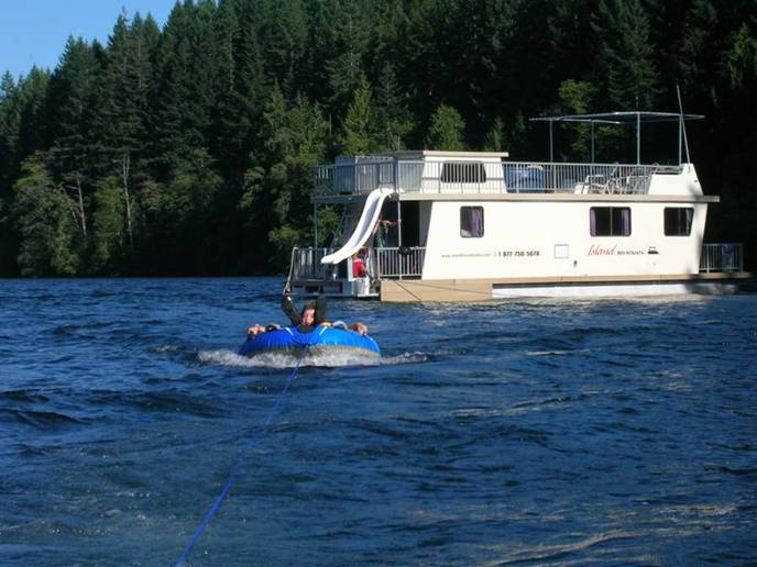 island-houseboats-for-rent.png