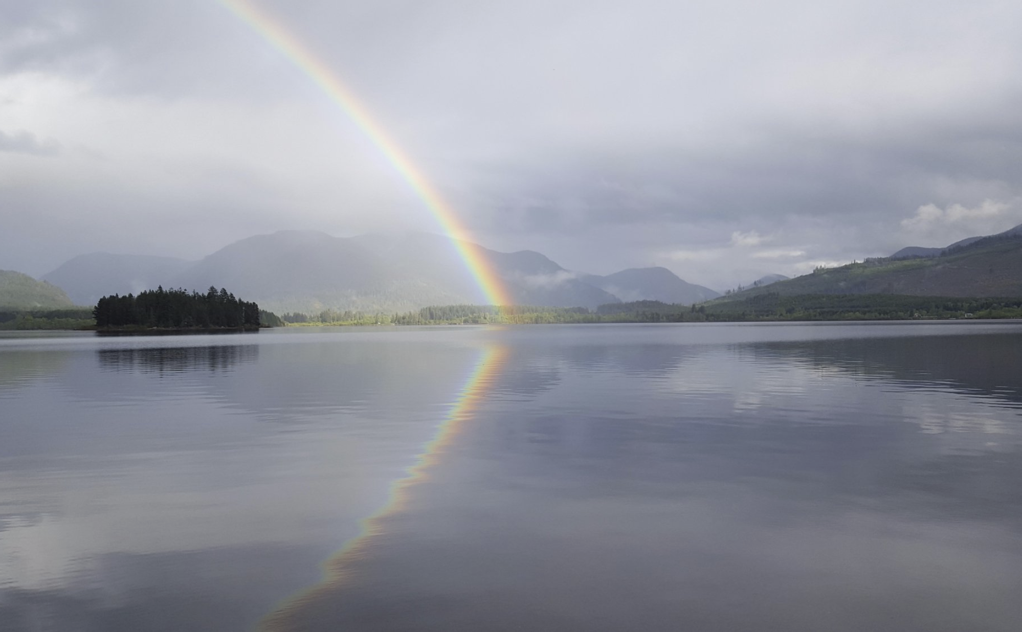 Houseboat-rental-vacation-bc-rainbow.png