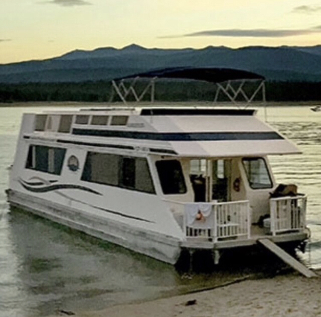 Who’s ready to head out on the lake for dinner ? Get a few of your closest friends or family together for dinner on the lake. .$59.95 per person with a Maximum of 8 persons.