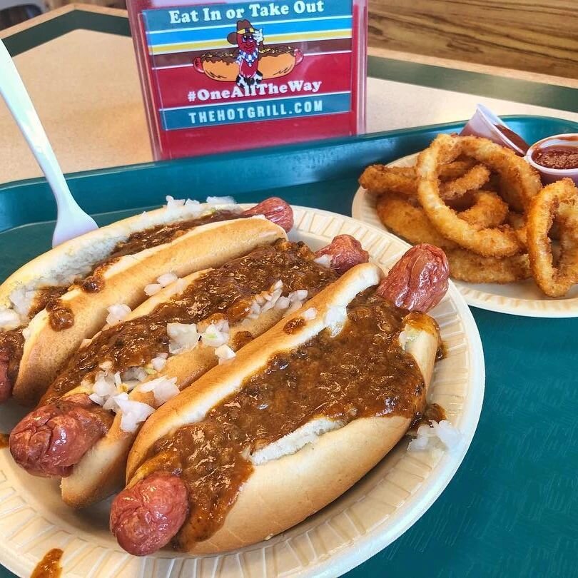 Tony always knows! 

#thehotgrillofficial #thehotgrillclifton #669lexingtonave #CliftonNJ #worldstastiesttexasweiners 

A few #TexasWeiners #AllTheWay &amp; an order of #OnionRings at the legendary @thehotgrillofficial in #CliftonNJ!! Talk about #Lun