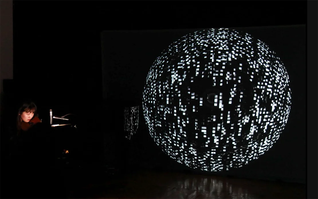 Music composed by Catherine Phang, live VJ by Mengtai Zhang, photo credit: Jerry Lin, presented at Mise_en Place, New York, 2017