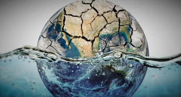 En este blog se hablará de la importancia del agua y que es lo que puedes hacer en tú trabajo para ayudar a cuidarla. Para nadie es un secreto que el agua es vital para al vida y por eso debemos tomar acciones para que no se desperdicie.