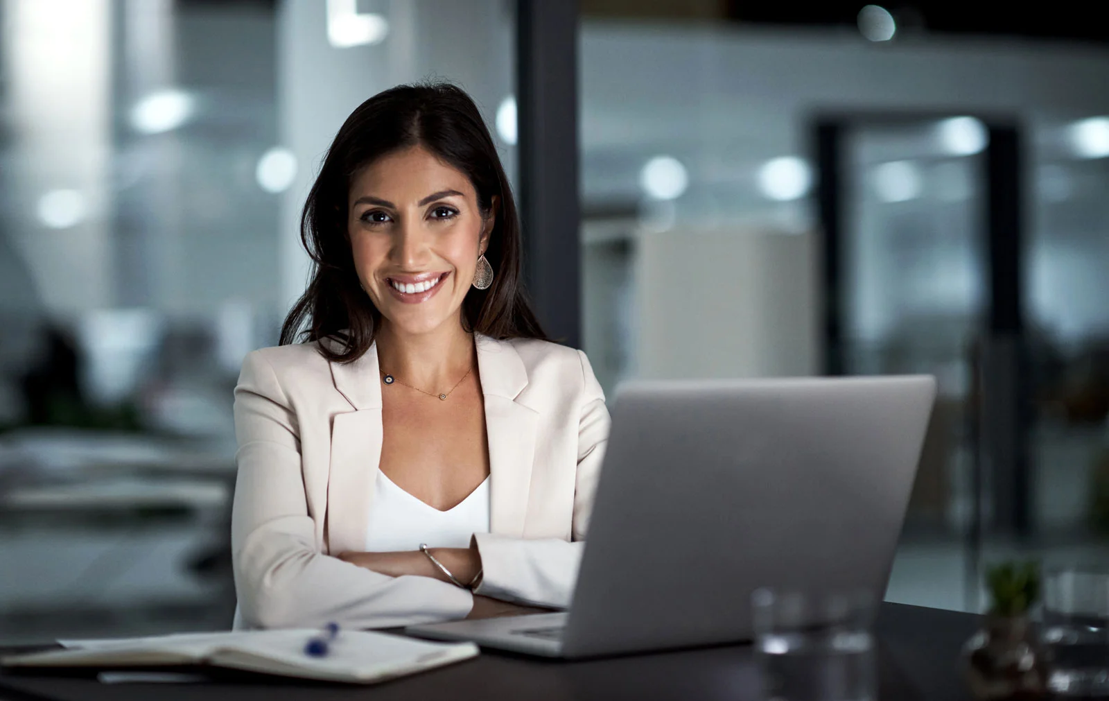 Professional-women-637233964_.jpg