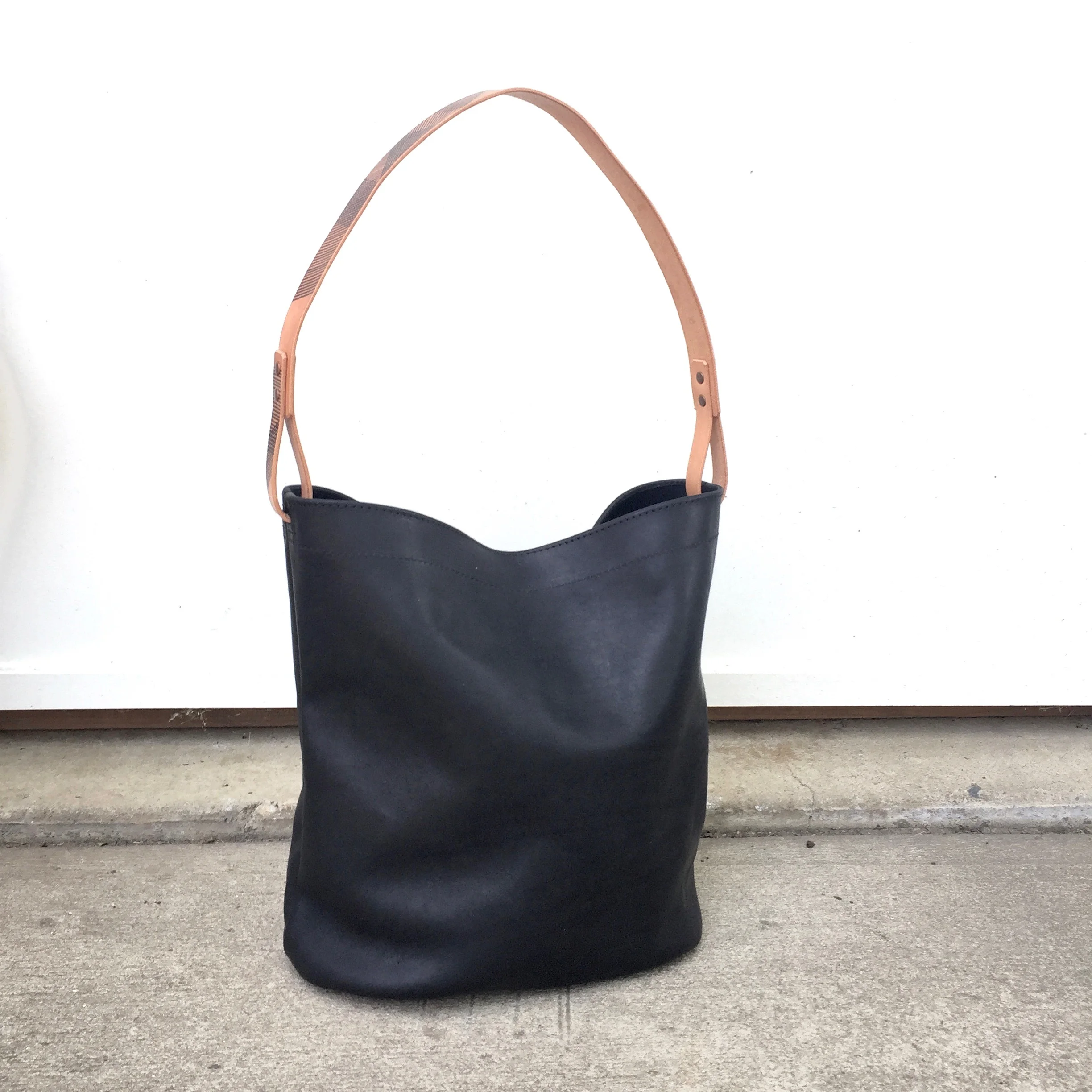 13 BAG in black