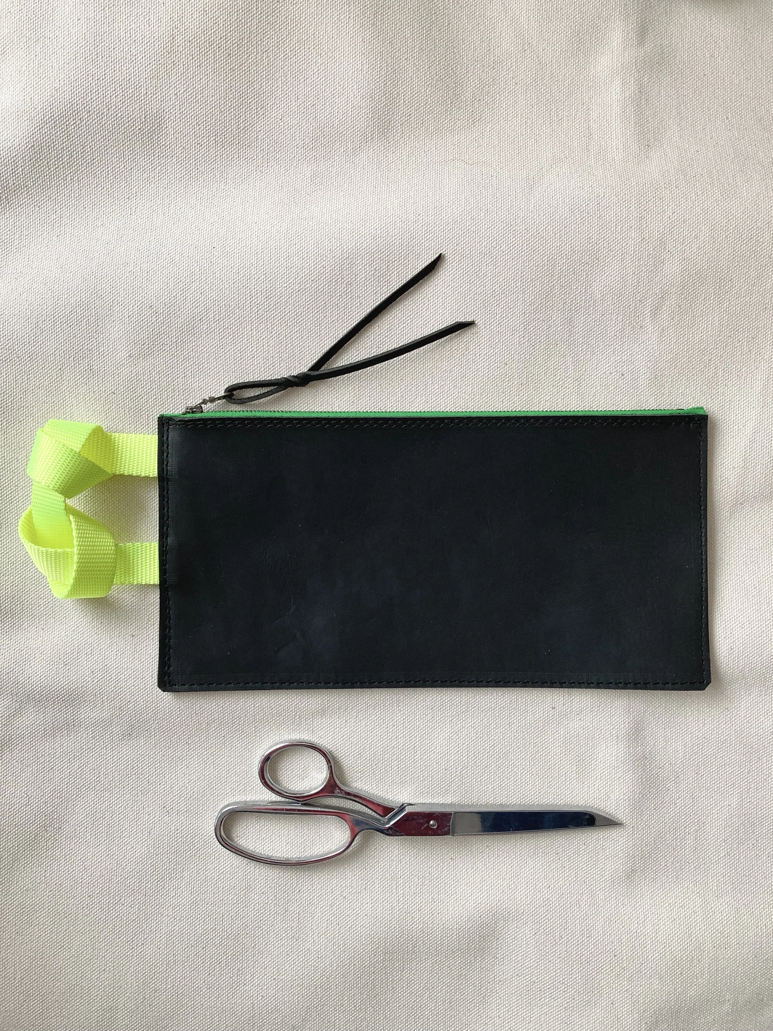 "Knot Knot" leather clutch