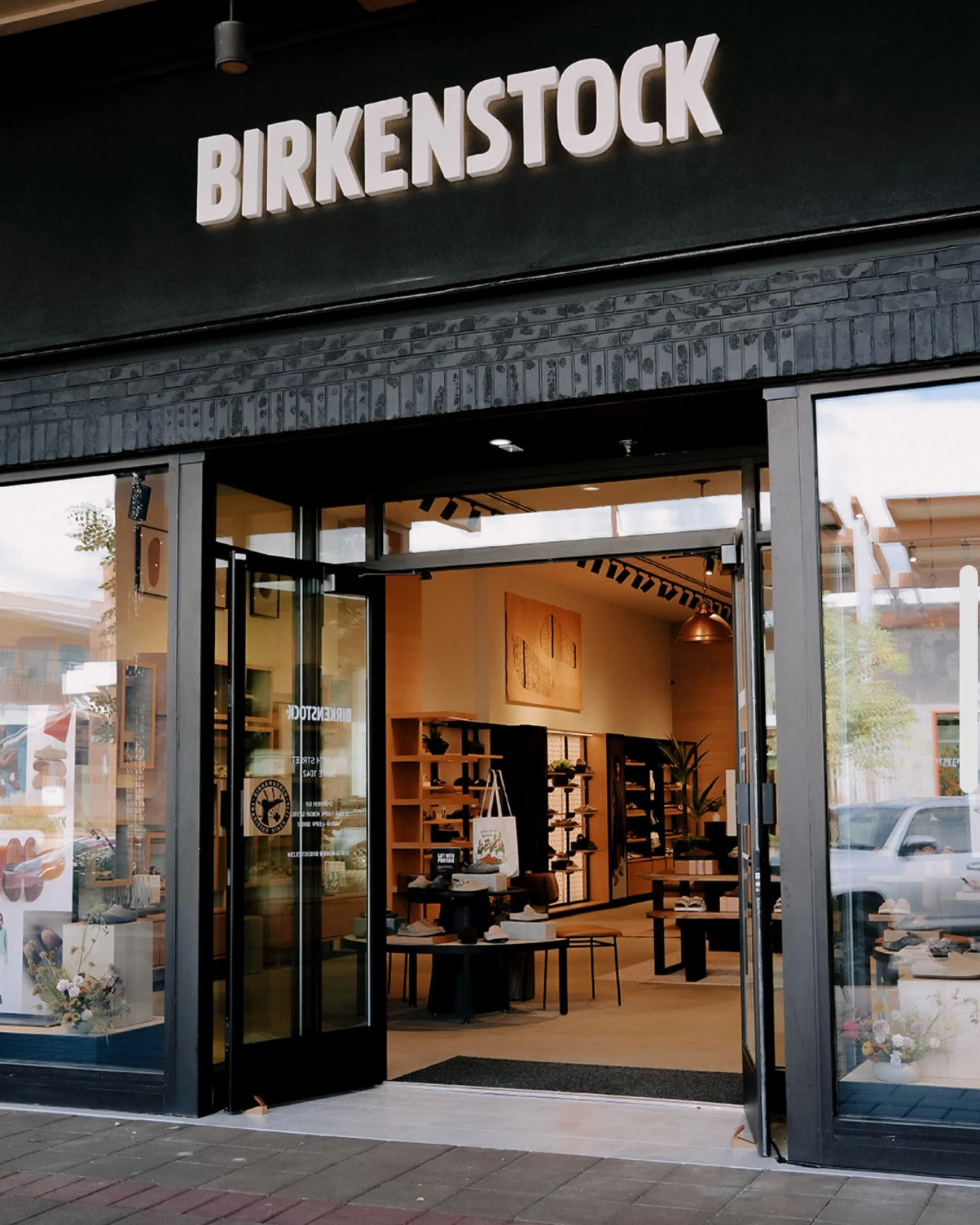 A project I&rsquo;ve been working on for a long time and am very happy to finally share.
This spring I had the opportunity to create two large-scale (4&rsquo;x8&rsquo;) leather artworks for the new Birkenstock store in Boulder.
Each artwork was made 
