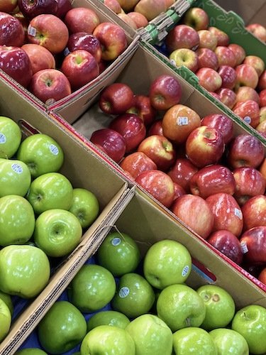 Stock Photo Grocery Store Apples 2.jpeg