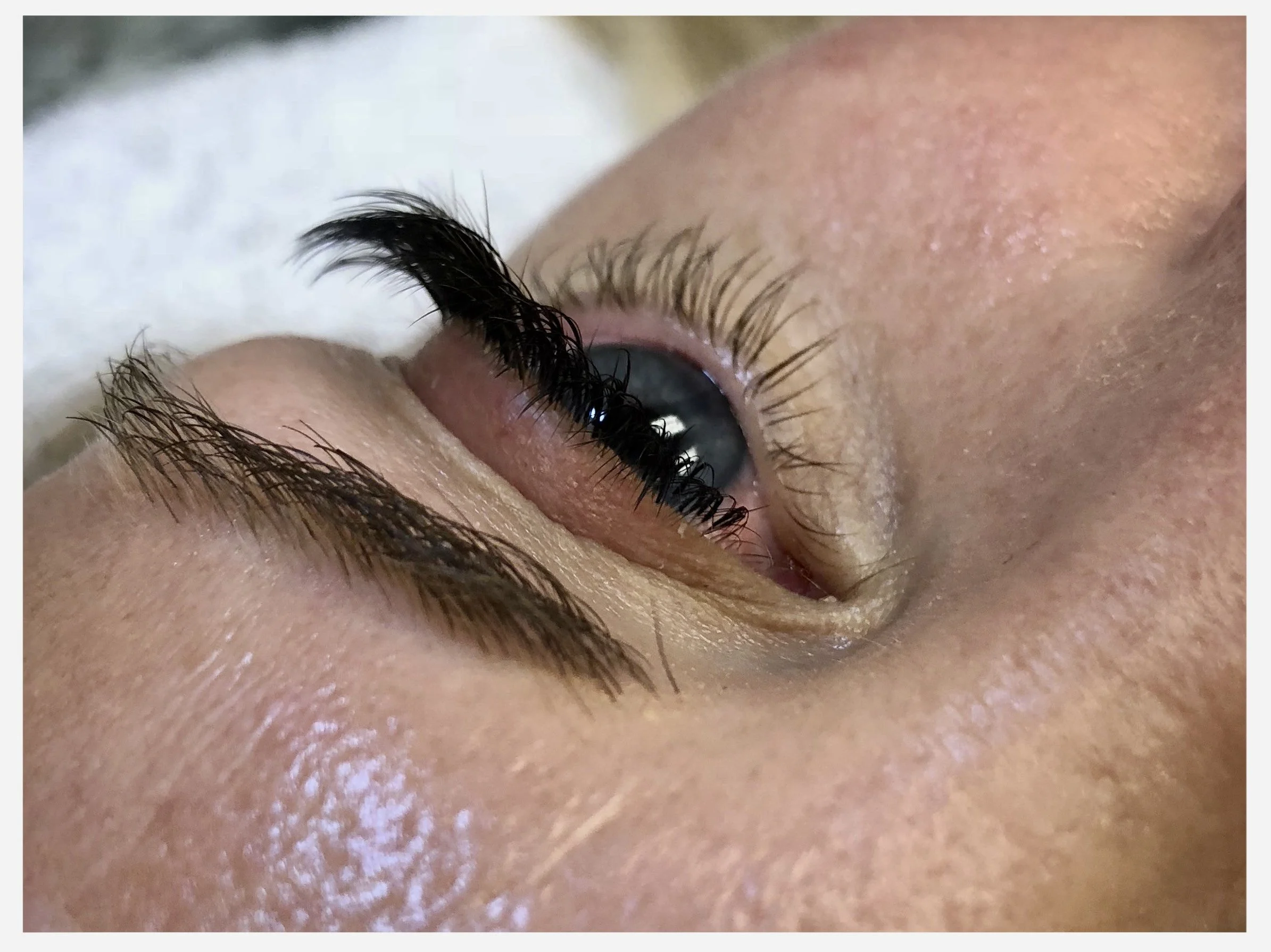 Are You Allergic to Your Eyelash Extensions? — Bold Beauty Co.