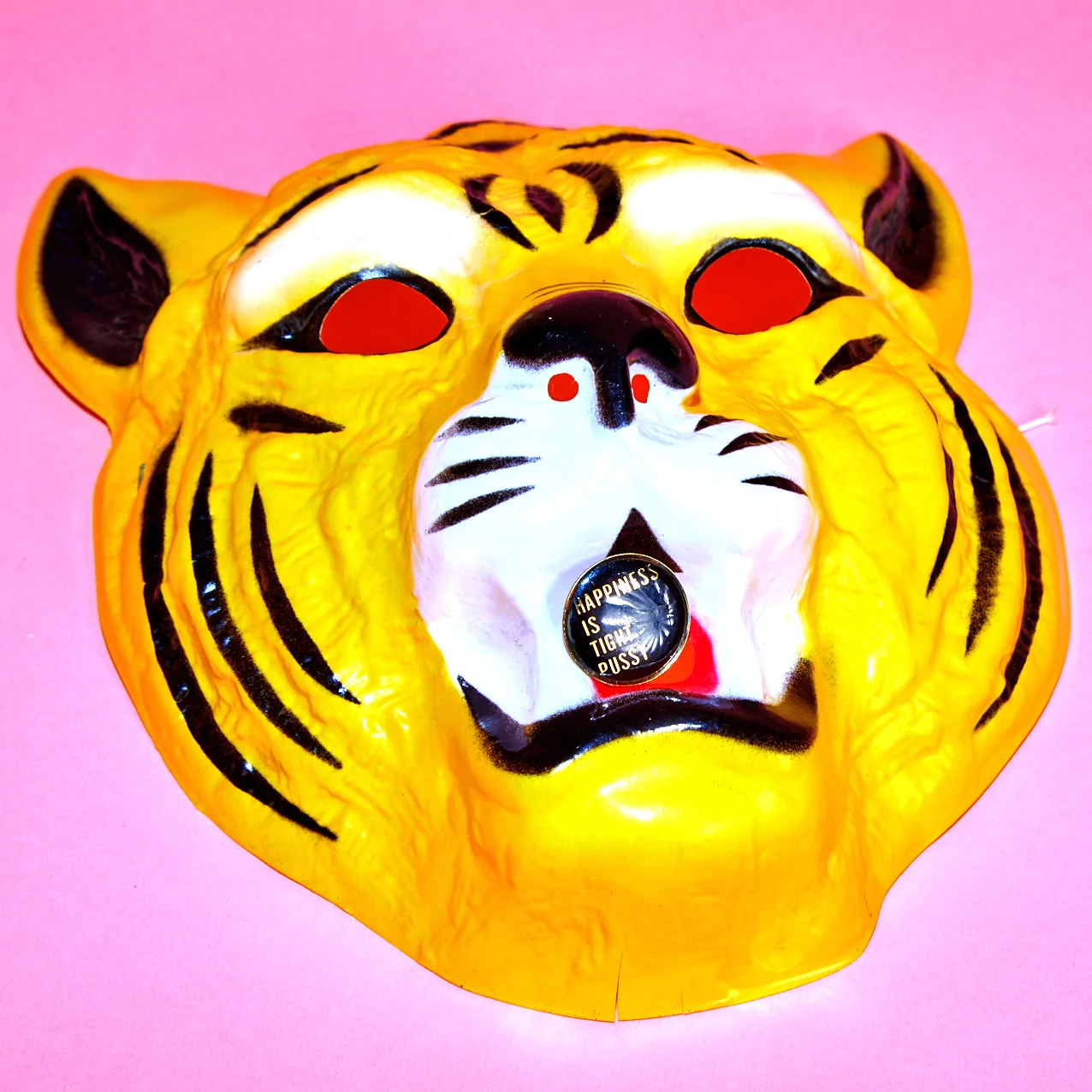MUERTE STUDIO_Happiness_pin_2.jpg