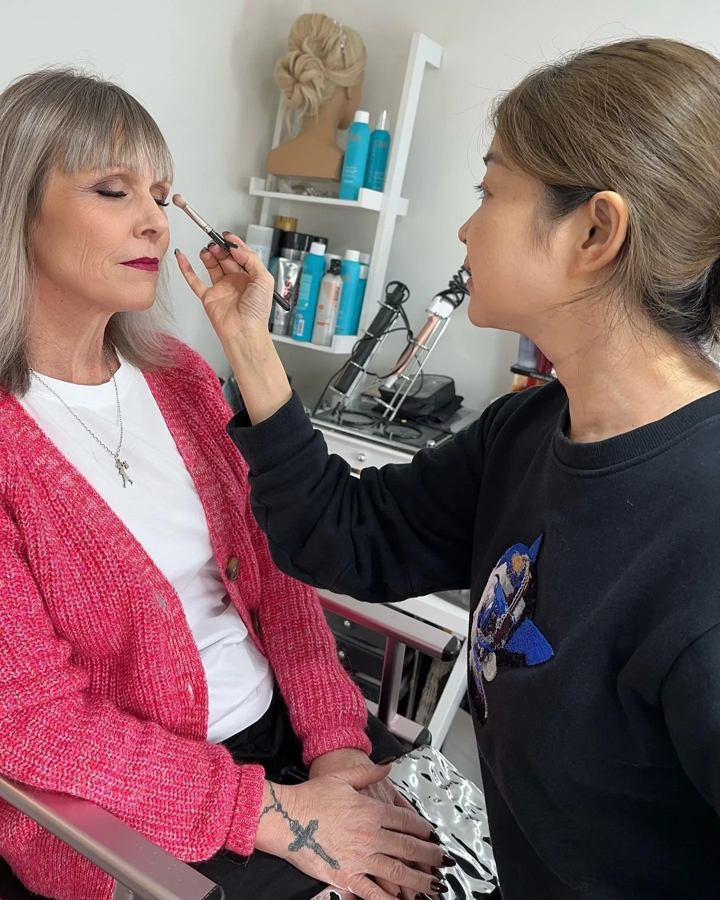 First day back to work after 2 months holiday. Had 3 bookings today. #makeup #backtowork #holidayend #bride #photoshoot