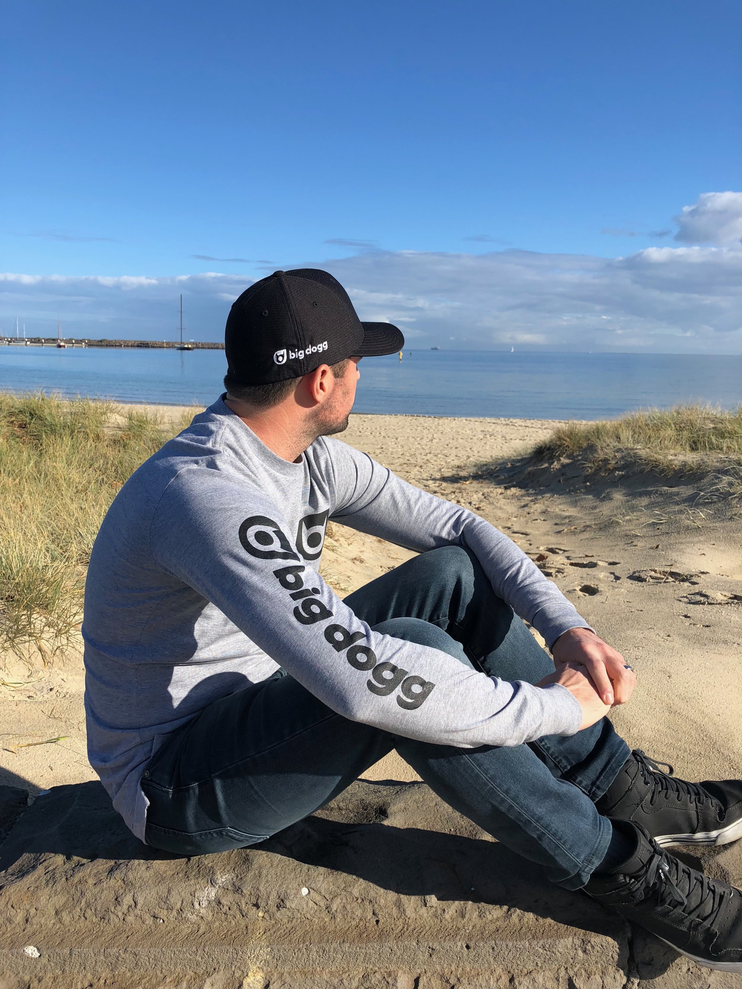 Grey long sleeve beach.JPG