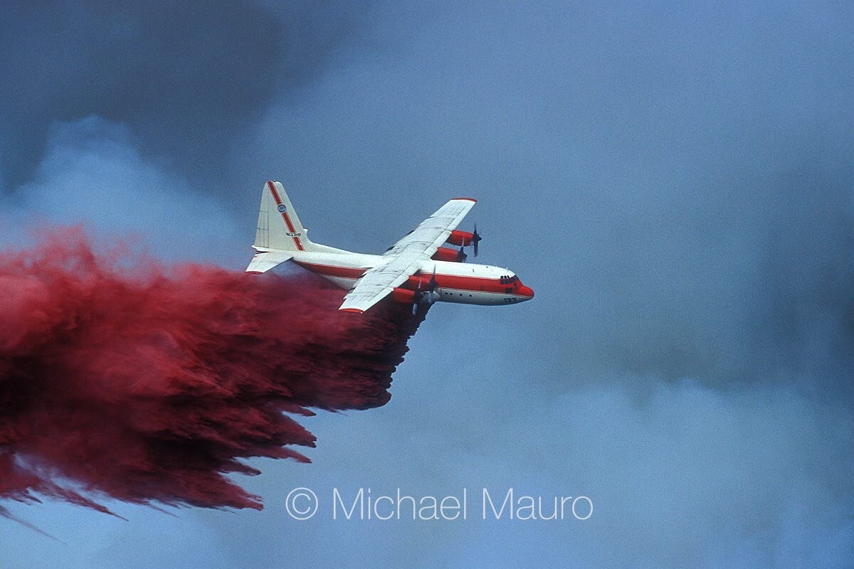 Hopefully there won&rsquo;t be much of a fire season this year with all snow that&rsquo;s fallen this winter.
.
.
.
#airtanker #fireretardant #colorado #firefighter #airsupport #smoke #wildlandfire #wildlandfirefighter photo by @michaelmaurophoto