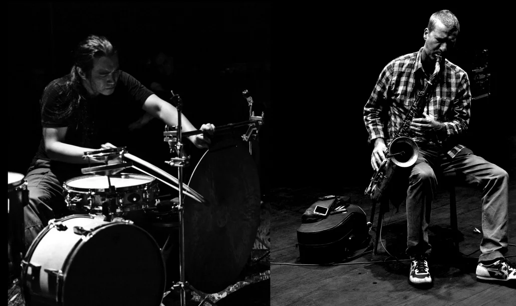 Pulsing Percussive Bursts Blurred with Experimental Low Reeds