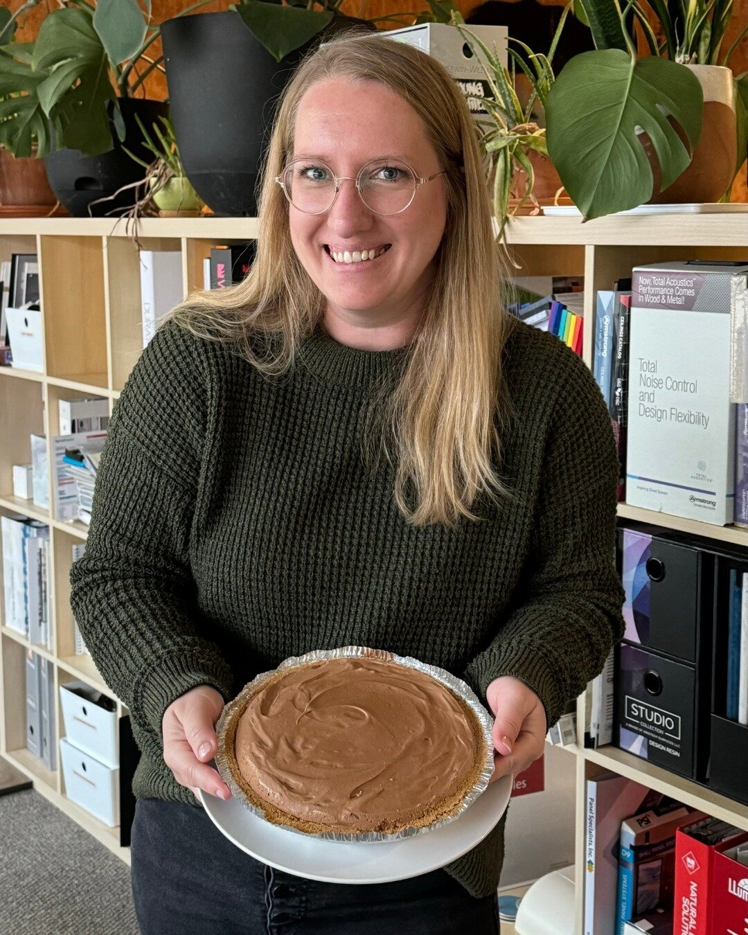 Happy PI Day! 🥧
We are celebrating double today with both a pizza pie from @empireslicehousetulsa and a homemade pie from our very own Beth! Are you grabbing a slice today?

#PIDay #HappyPIDay #MethodGroup #OfficeFun #ModernArchitecture