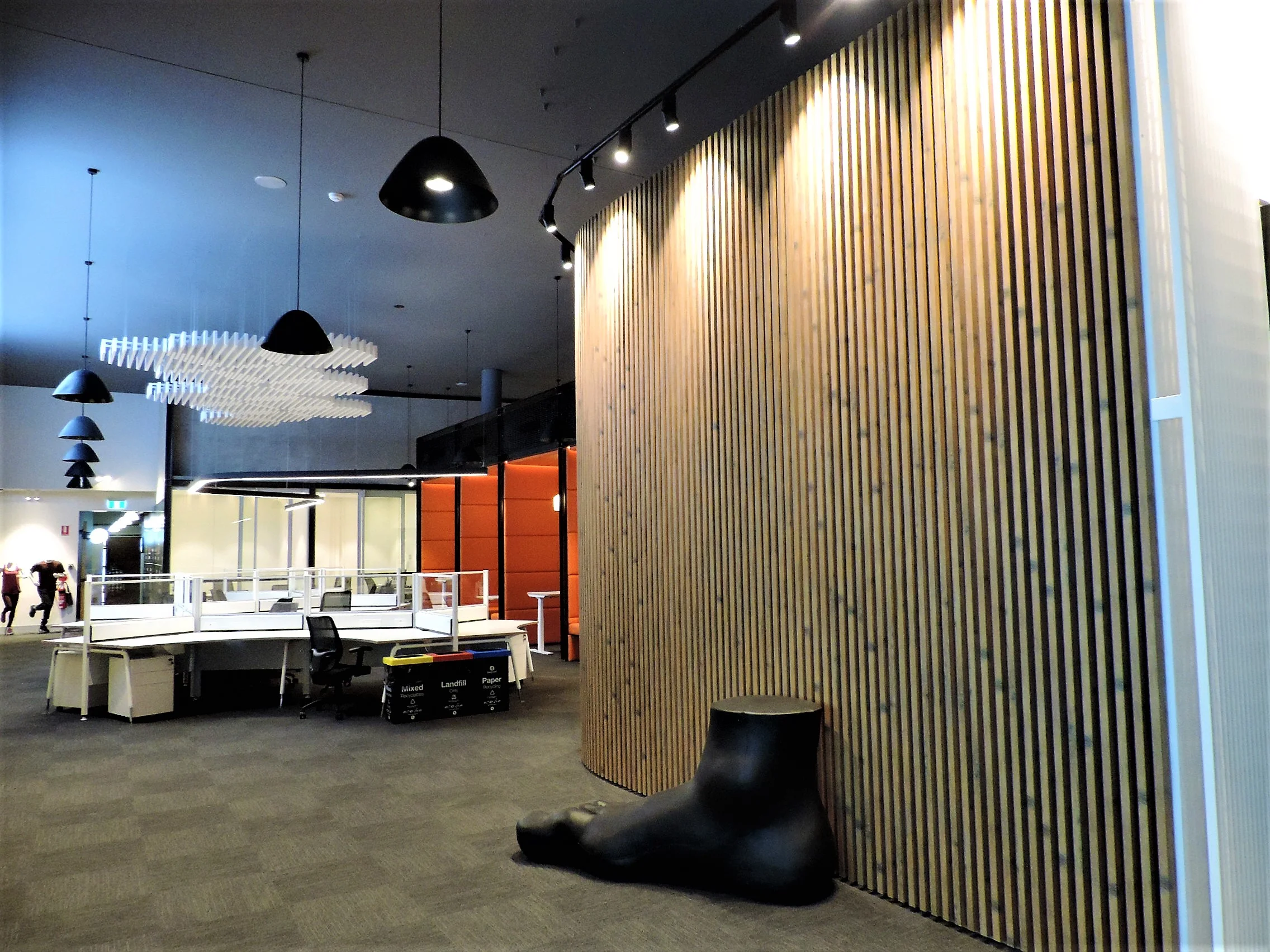 Timber look alulminium Covet 4.JPG