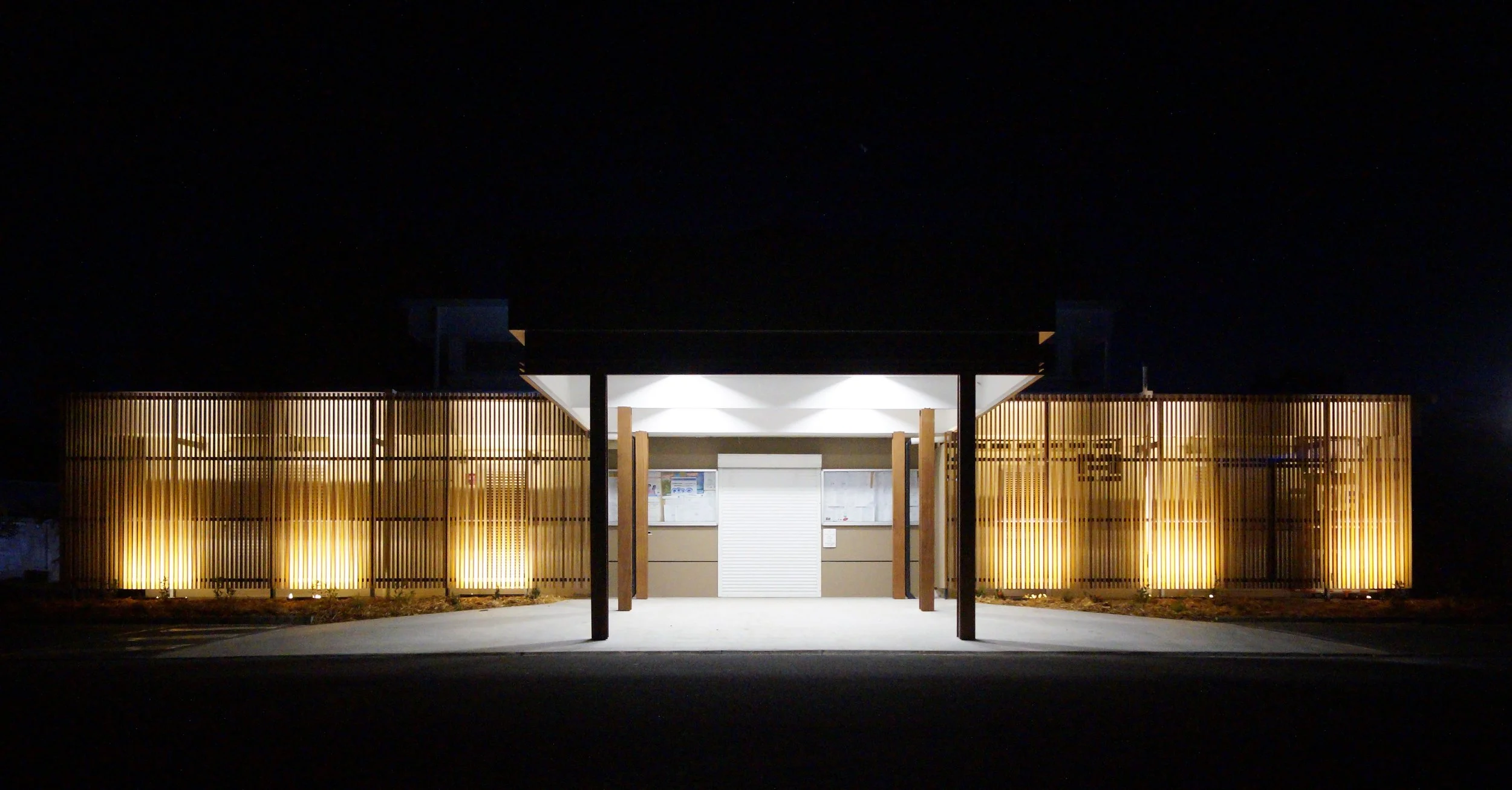 Covet Art Wood timber look aluminium night.JPG