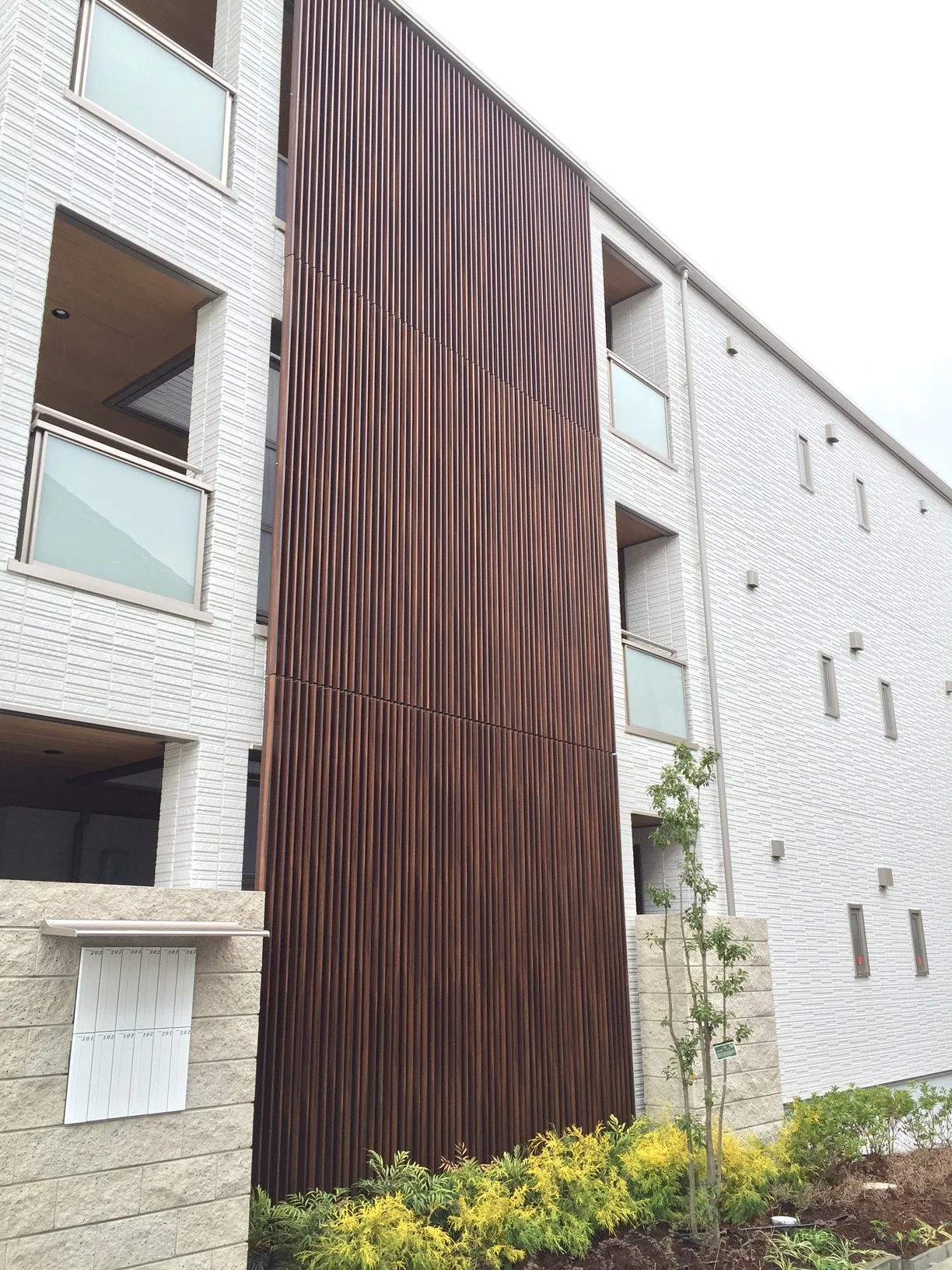 Multi-residential Apartment Facade - Japan Ever Art Wood® battens - Koshi 30x85mm standard hollow section