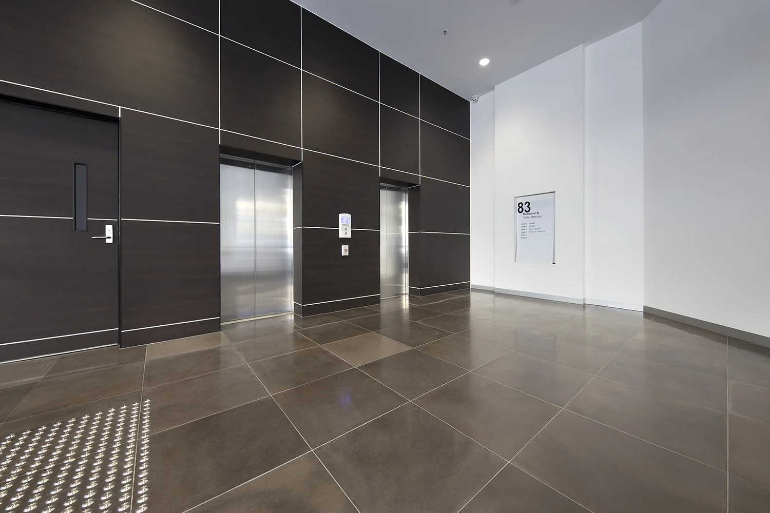 83 Moorabool St Lobby 2.jpg