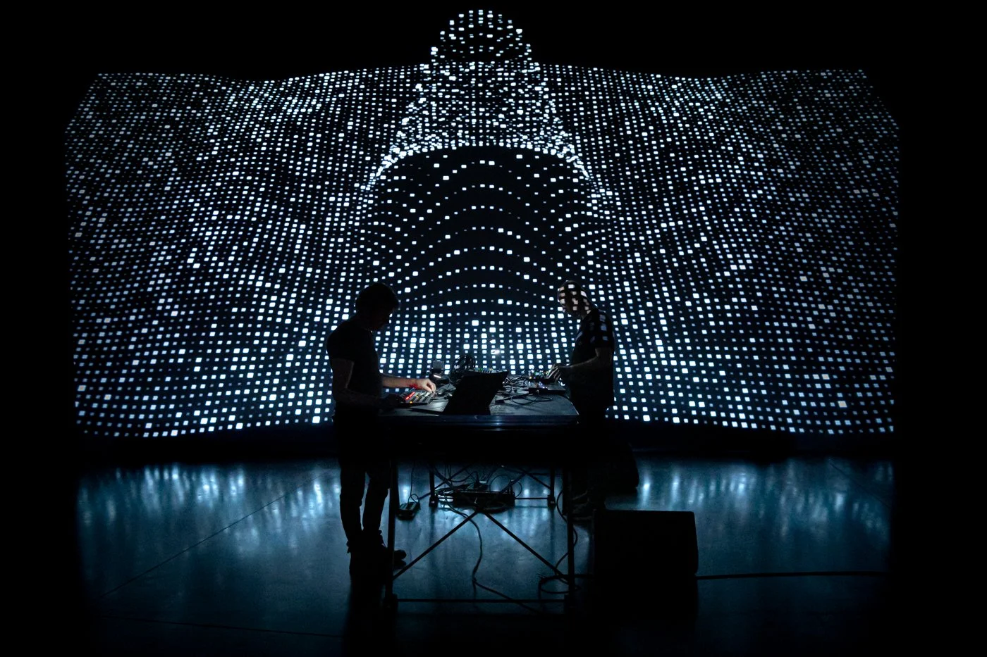 Franck Vigroux presents Cascades, with IOSIS // splitta (AV set)