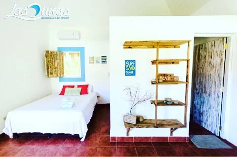 PACKAGE 3 - QUEEN SIZE W/ PRIVATE BATH Features: Private Bathroom/Shower, Jungle Views, Air Conditioning, Daily Cleaning, Queen Size Bed