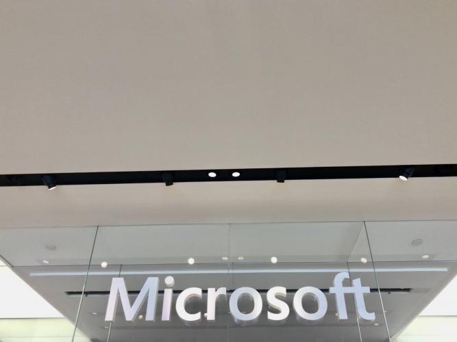Commercial lighting, Microsoft Corte Madera store