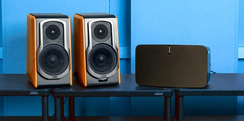 CR-Electronics-Hero-Wireless-Speaker-faceoff-02-18.jpg