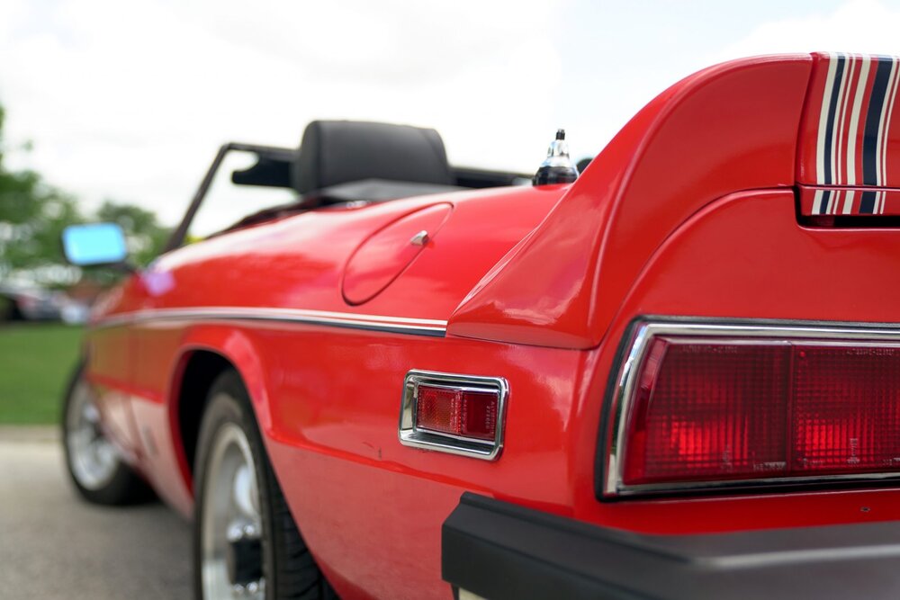 Alfa Romeo Niki Lauda Spider Stripes.jpg