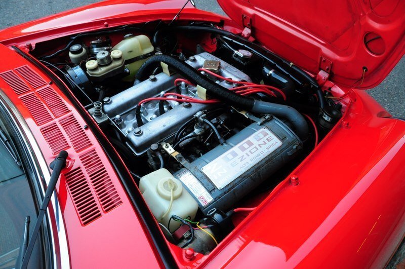 Alfa Spider Niki Lauda engine.jpg